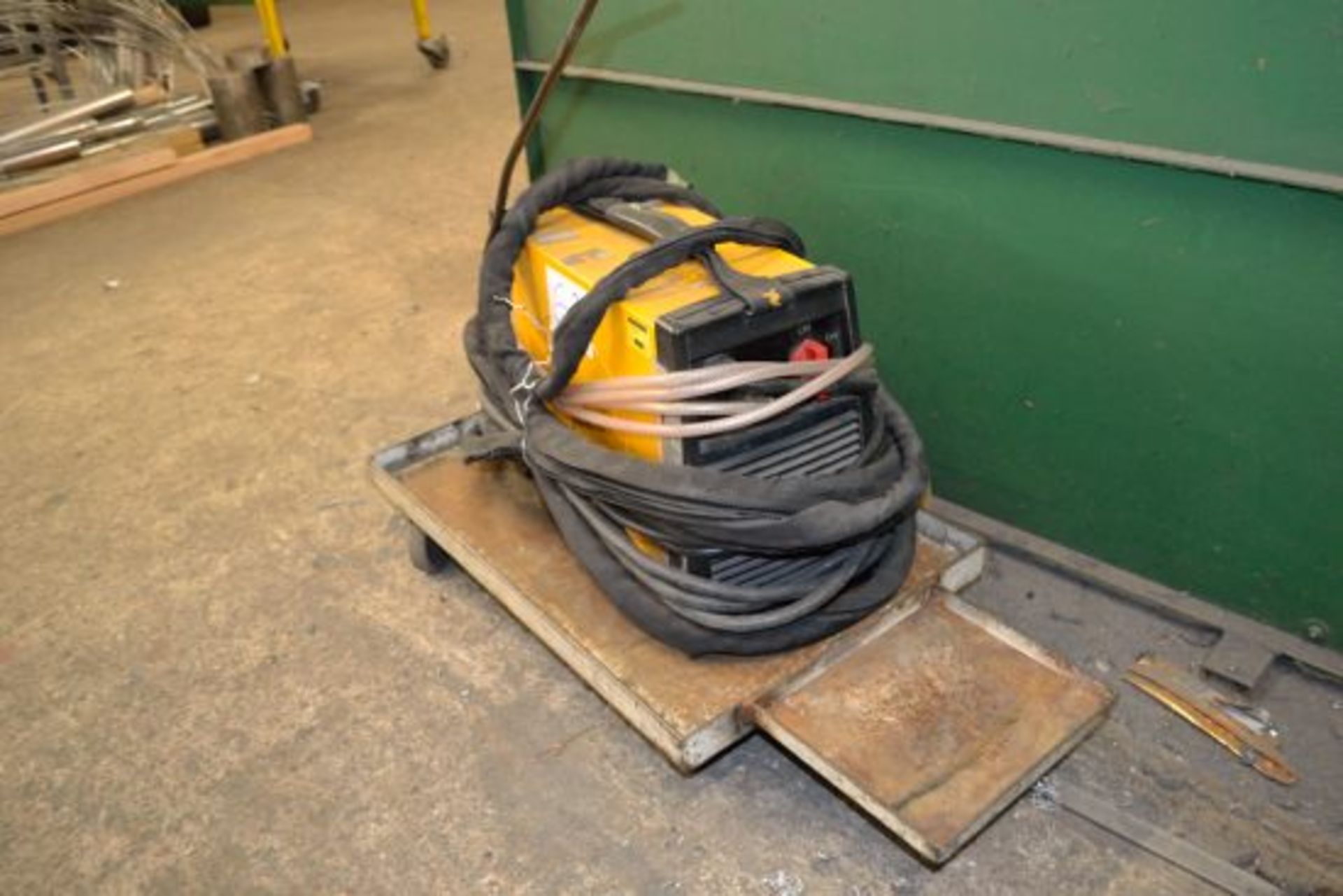 Weco Discovery 180 AC/DC welding power source with trolley - Image 3 of 4