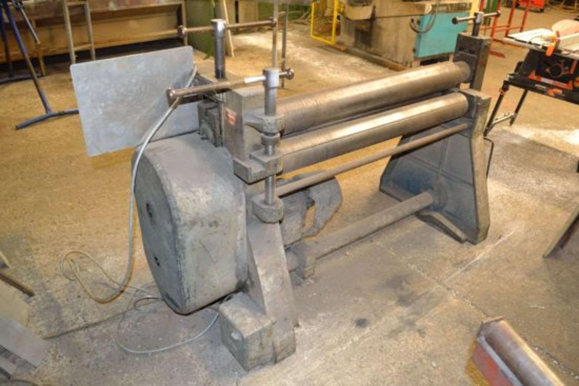 FJ Edwards powered bending rolls approx 1250mm wide - Image 4 of 6