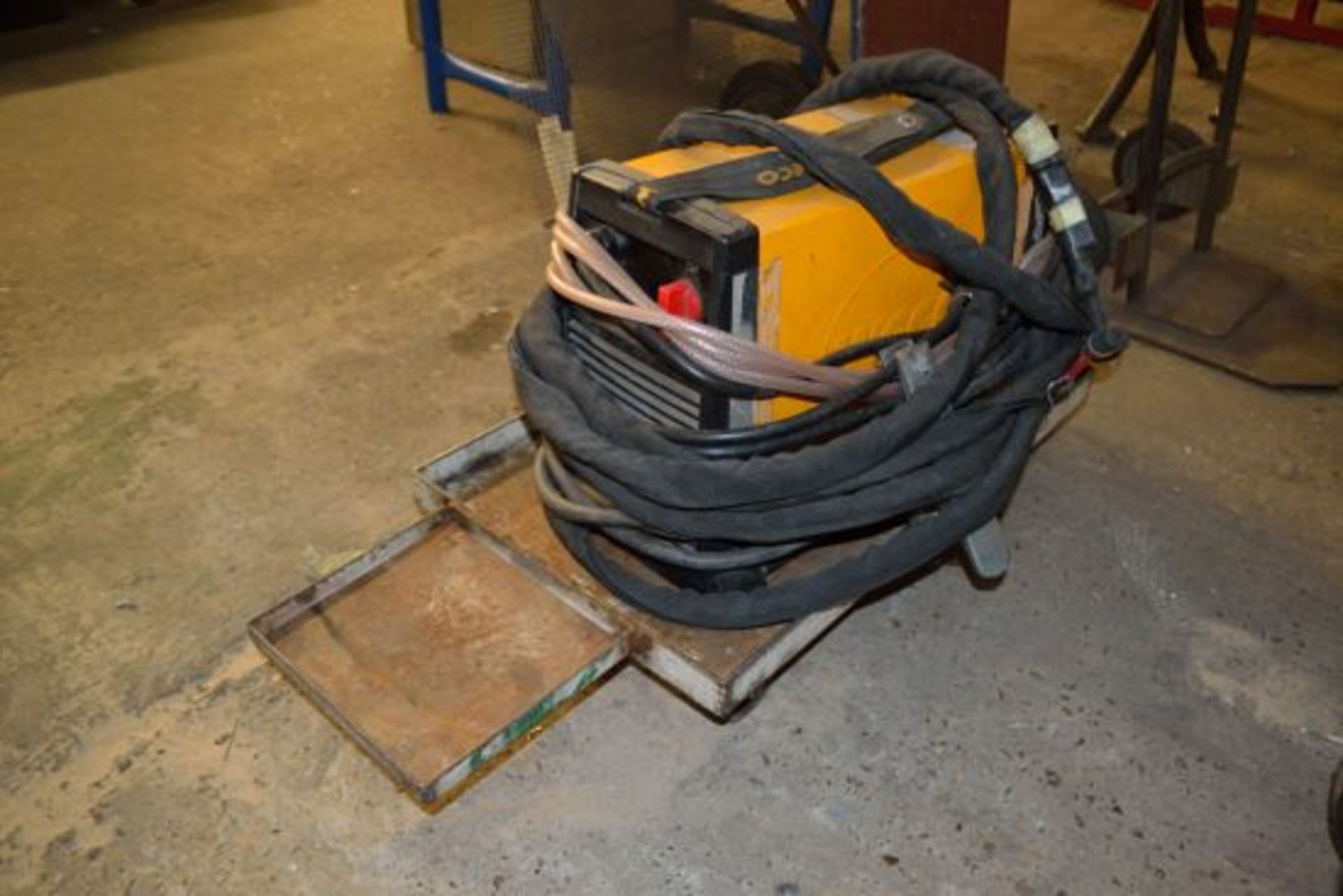 Weco Discovery 180 AC/DC welding power source with trolley - Image 2 of 4