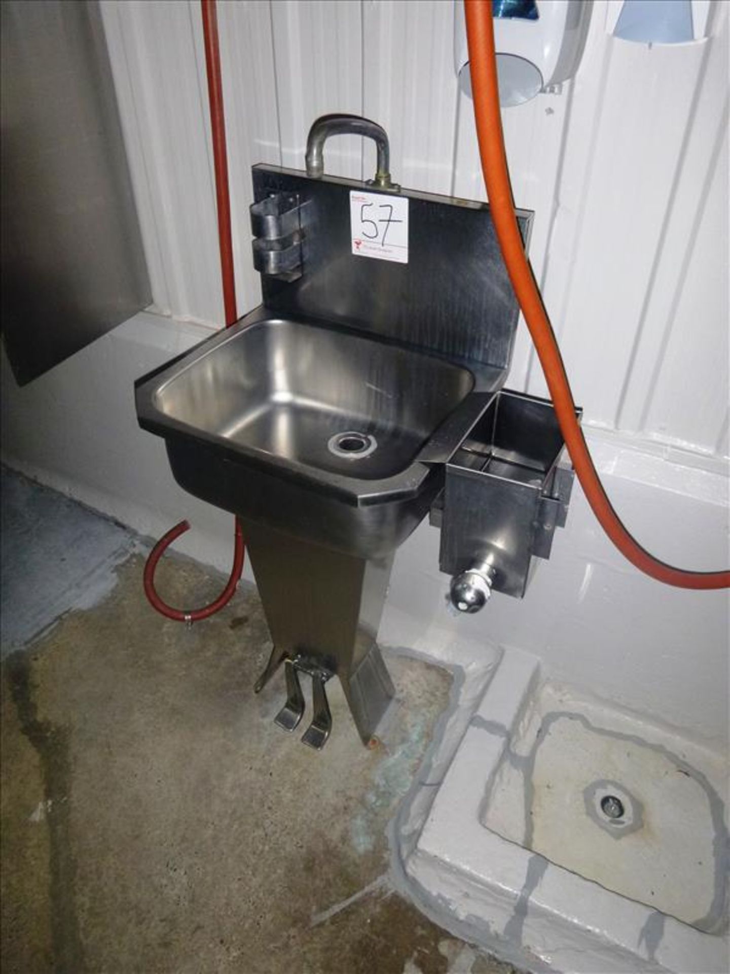 s/s hand wash sink, pedestal, foot operated