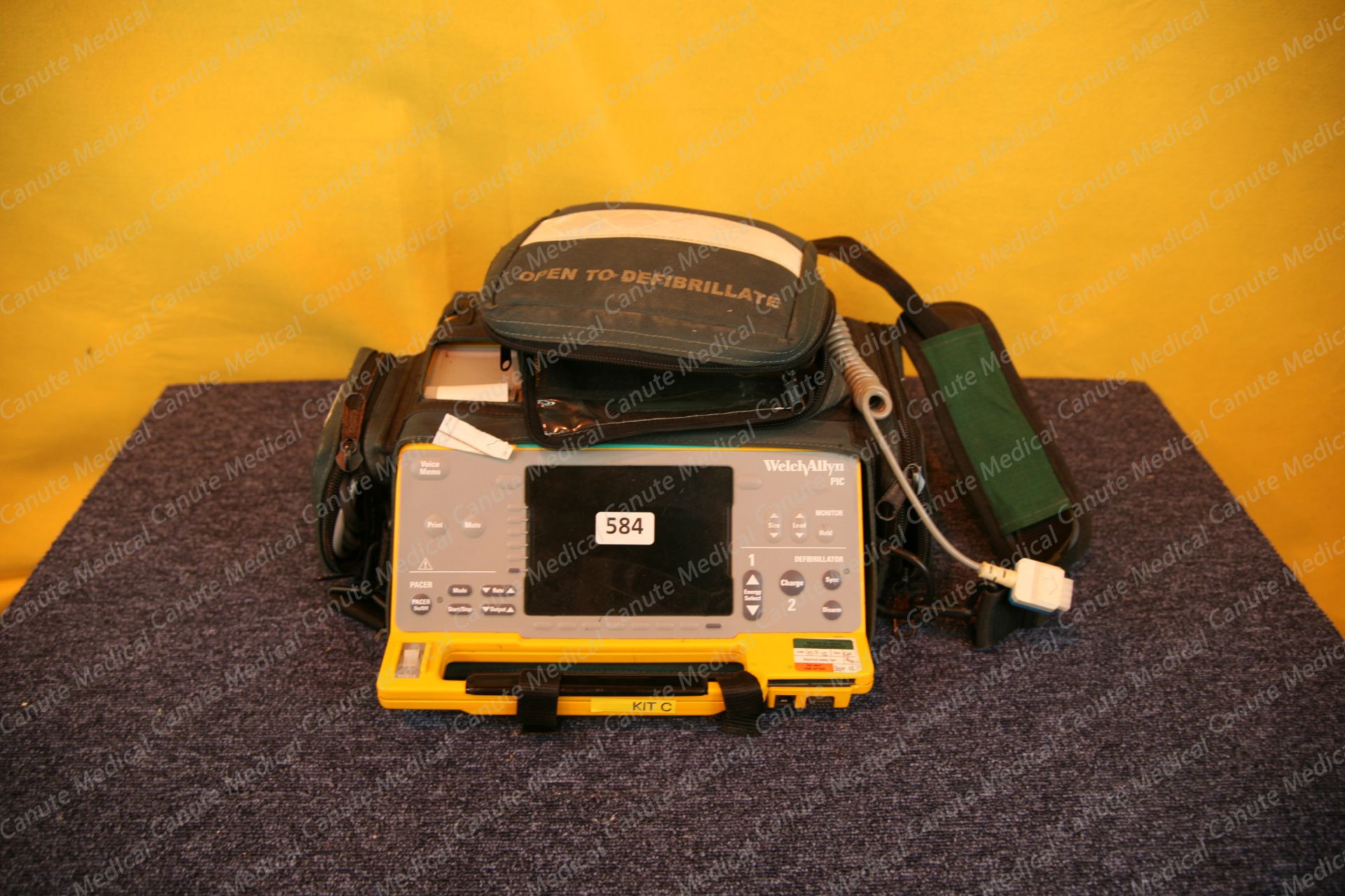 MRL PIC Defibrillator with Bag (9692)