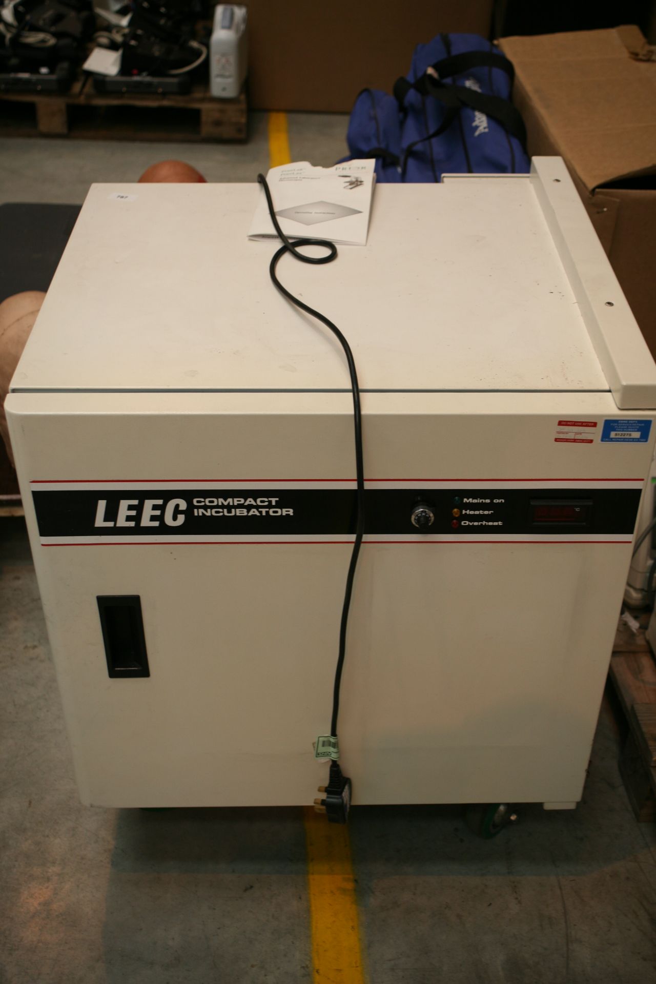 LEEC Compact Incubator