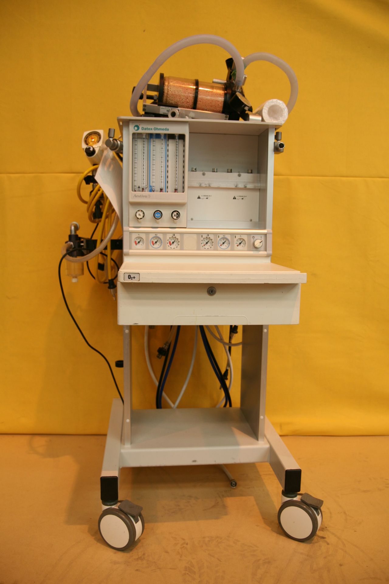 Datex Ohmeda Aestiva/5 Induction Anaesthesia Trolley *Powers Up*