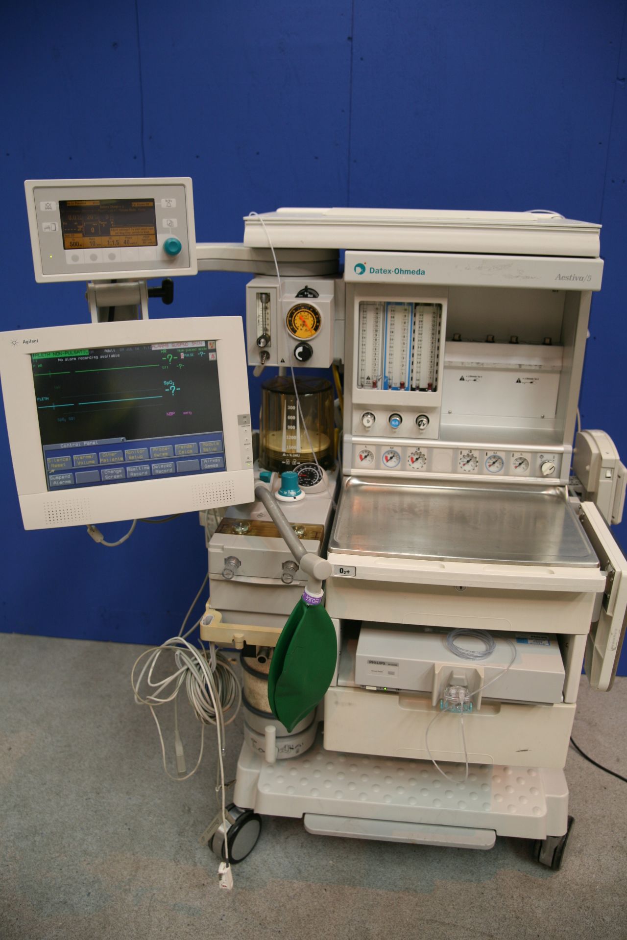 Datex Ohmeda Aestiva 5 Anaethesia Trolley With Agilent Anaesthesia CMS 2002 Monitor, Smart Vent,