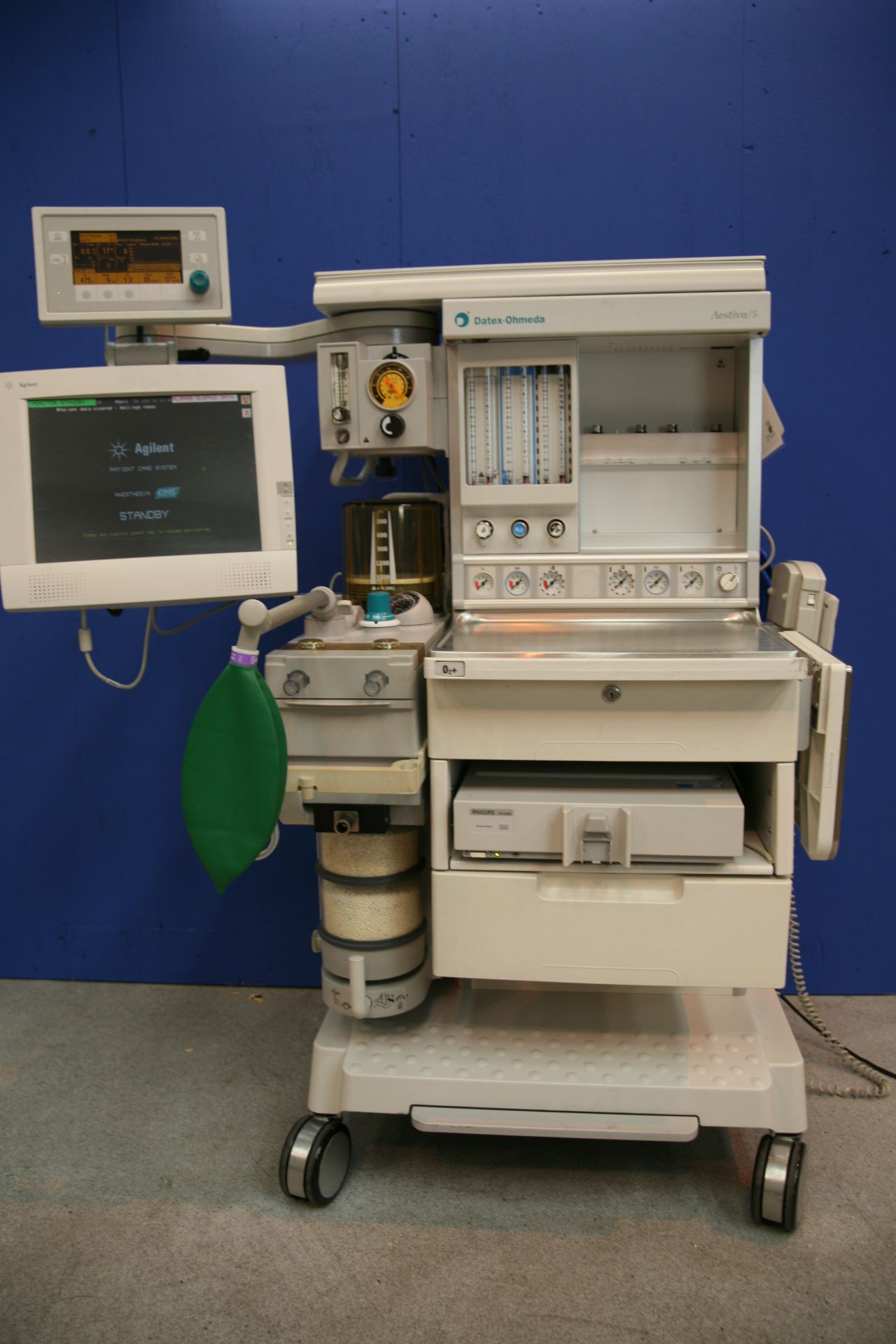 Datex Ohmeda Aestiva 5 Anaethesia Trolley with Agilent Monitor, Smart Vent, Absorber,