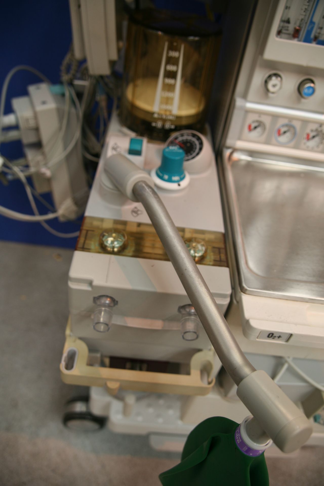 Datex Ohmeda Aestiva 5 Anaethesia Trolley With Agilent Anaesthesia CMS 2002 Monitor, Smart Vent, - Image 6 of 6