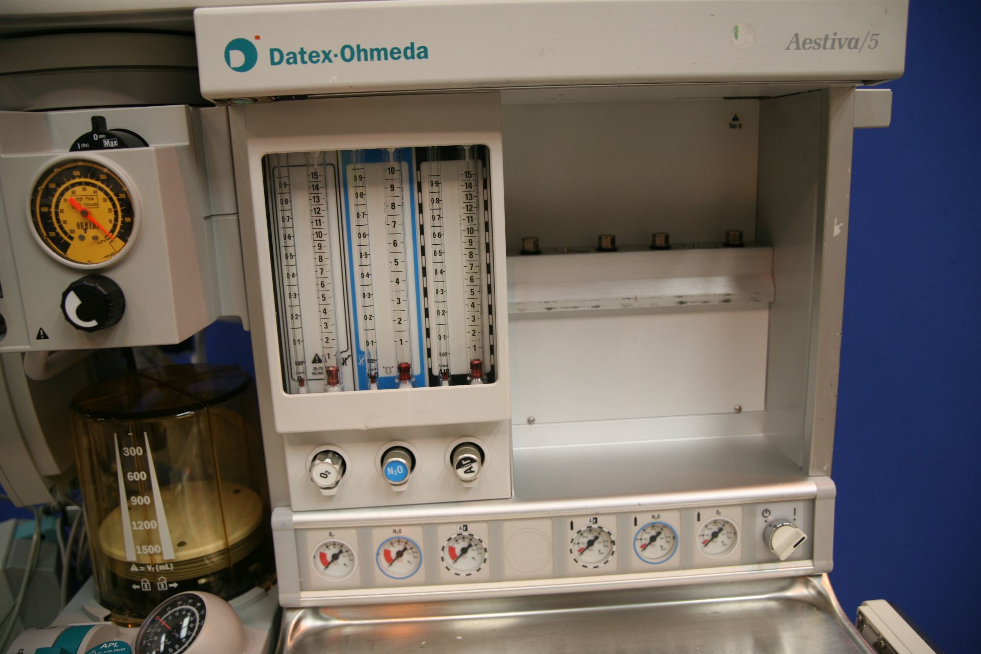 Datex Ohmeda Aestiva 5 Anaethesia Trolley With Agilent Anaesthesia CMS 2002 Monitor, Smart Vent, - Image 3 of 6
