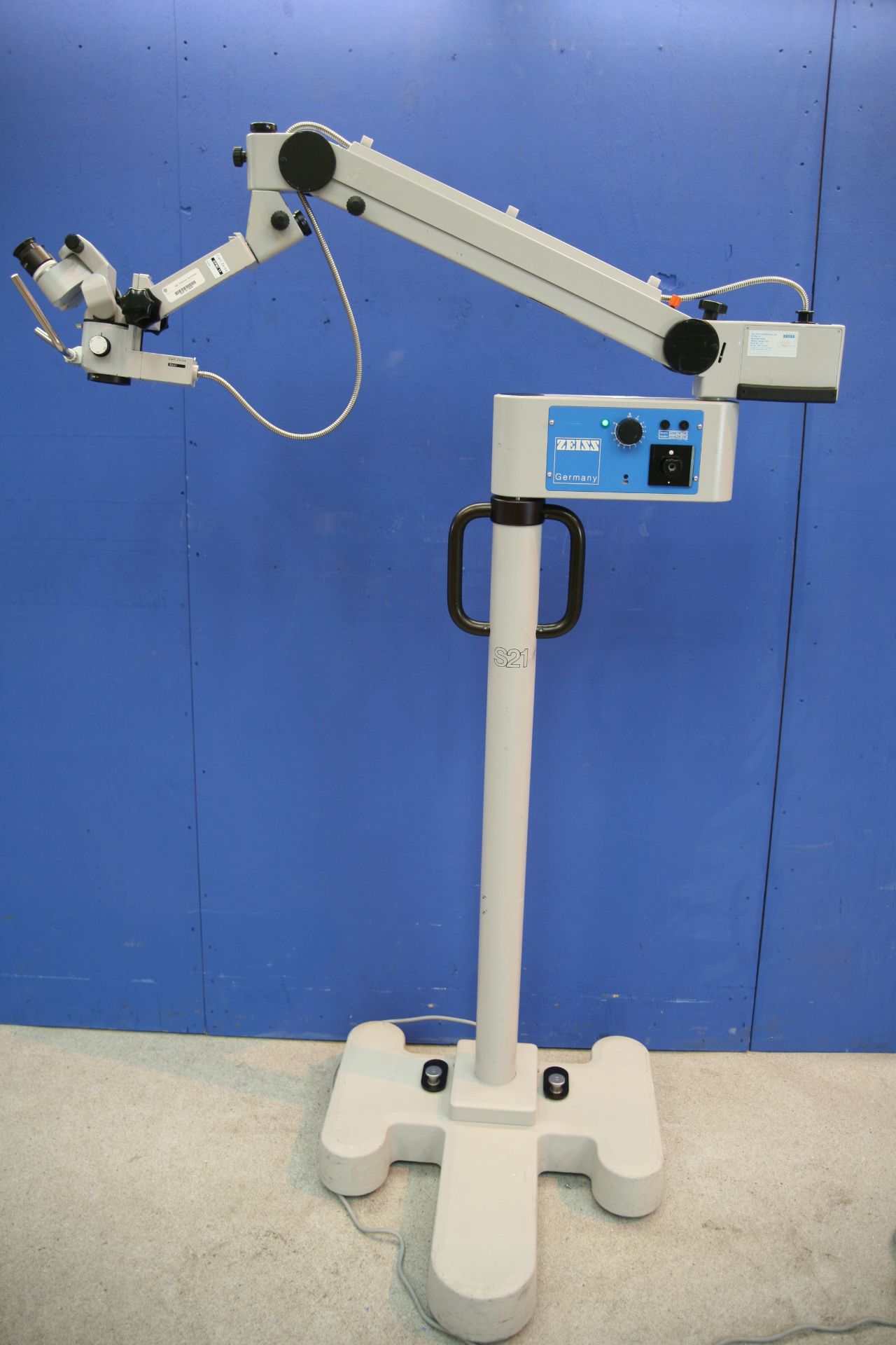 Zeiss S21 Labroratory Microscope With Carl Zeiss F170 Microscope Head Carl Zeiss 2x Optics 12.