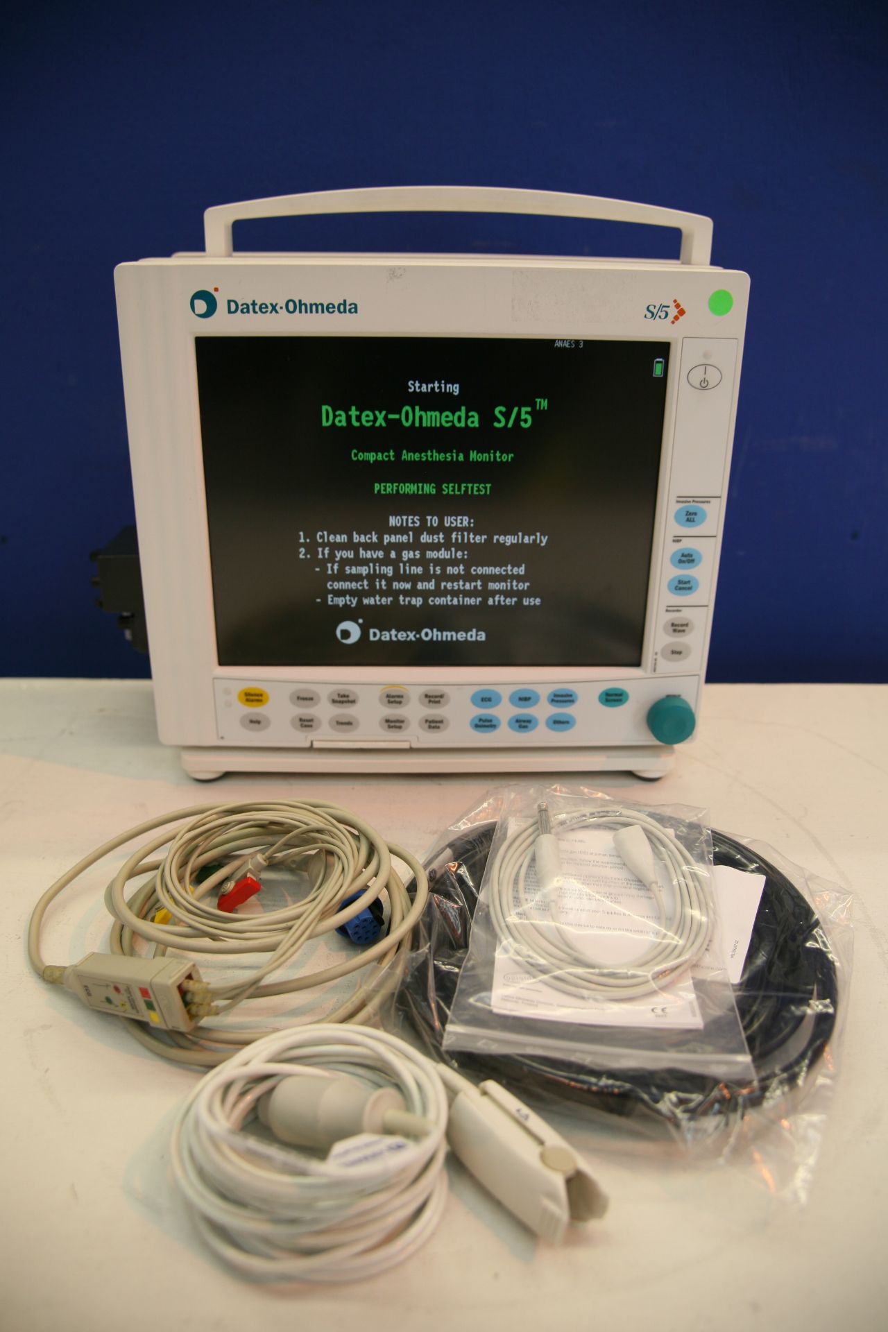 Datex Ohmeda S/5 Compact Monitor With M-caiov Gas Module,M-Nestpr Module,