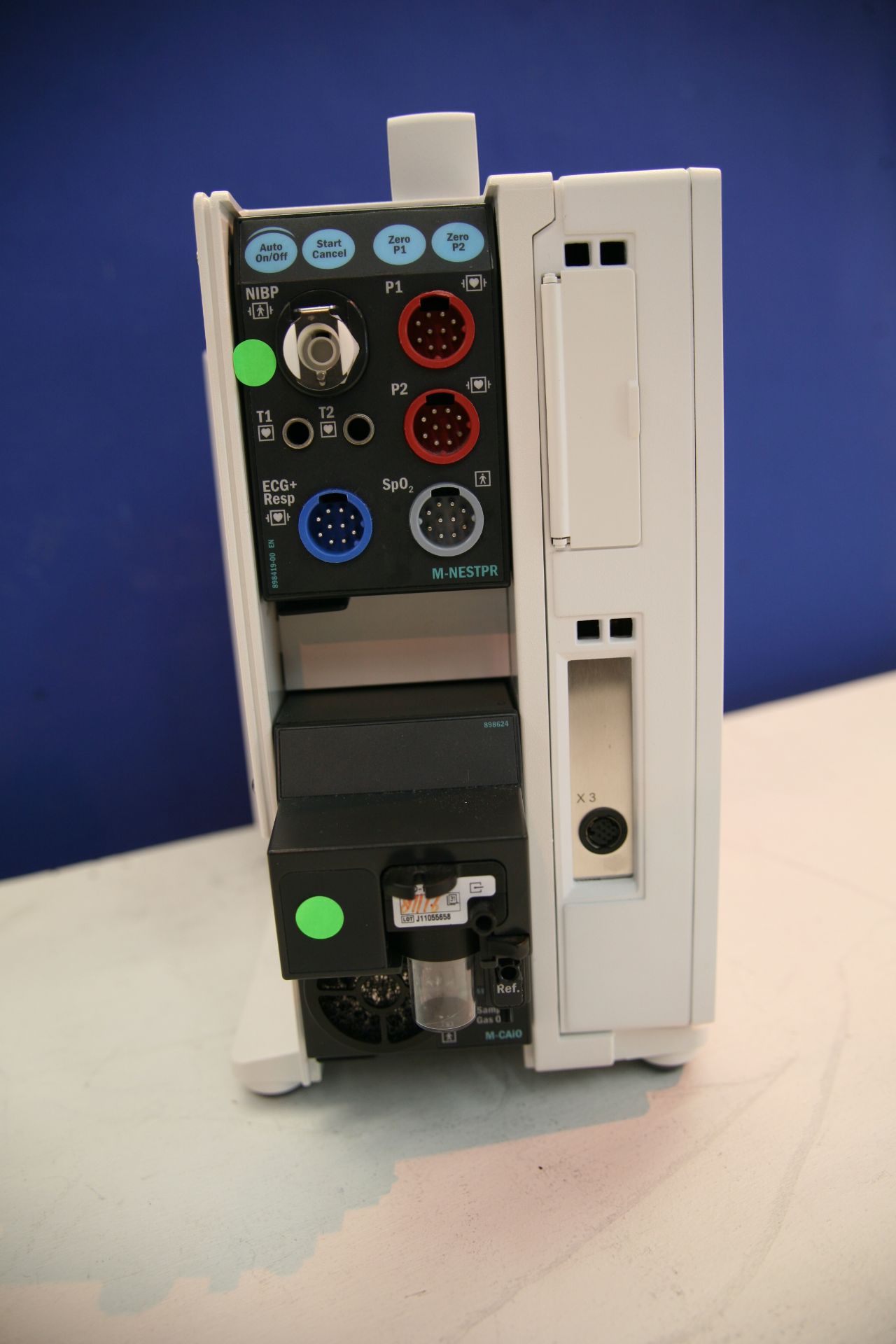 Datex Ohmeda S/5 Compact Monitor With M-caiov Gas Module,M-Nestpr Module, - Image 2 of 3