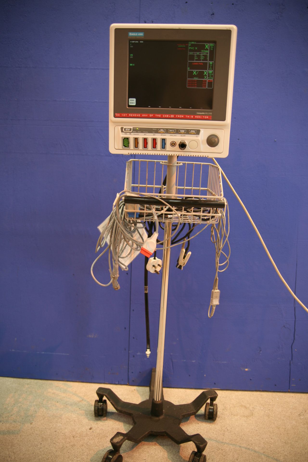 Marquette Hellige Eagle 4000 Patient Monitor *Powers Up*