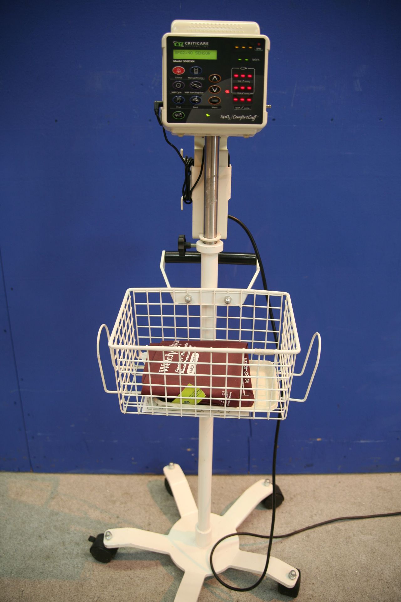 CSI Criticare Systems SPO2/ Comfortcuff Vital Signs Monitor On Trolley *Powers Up*