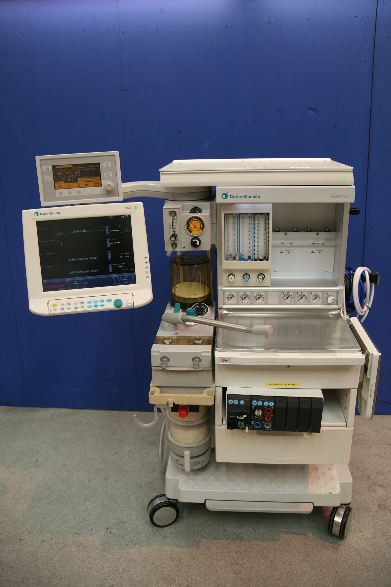 Datex Ohmeda Aestiva 5 Anesthesia Machine With Datex Ohmeda S/5 Patient Monitor And SmartVent,