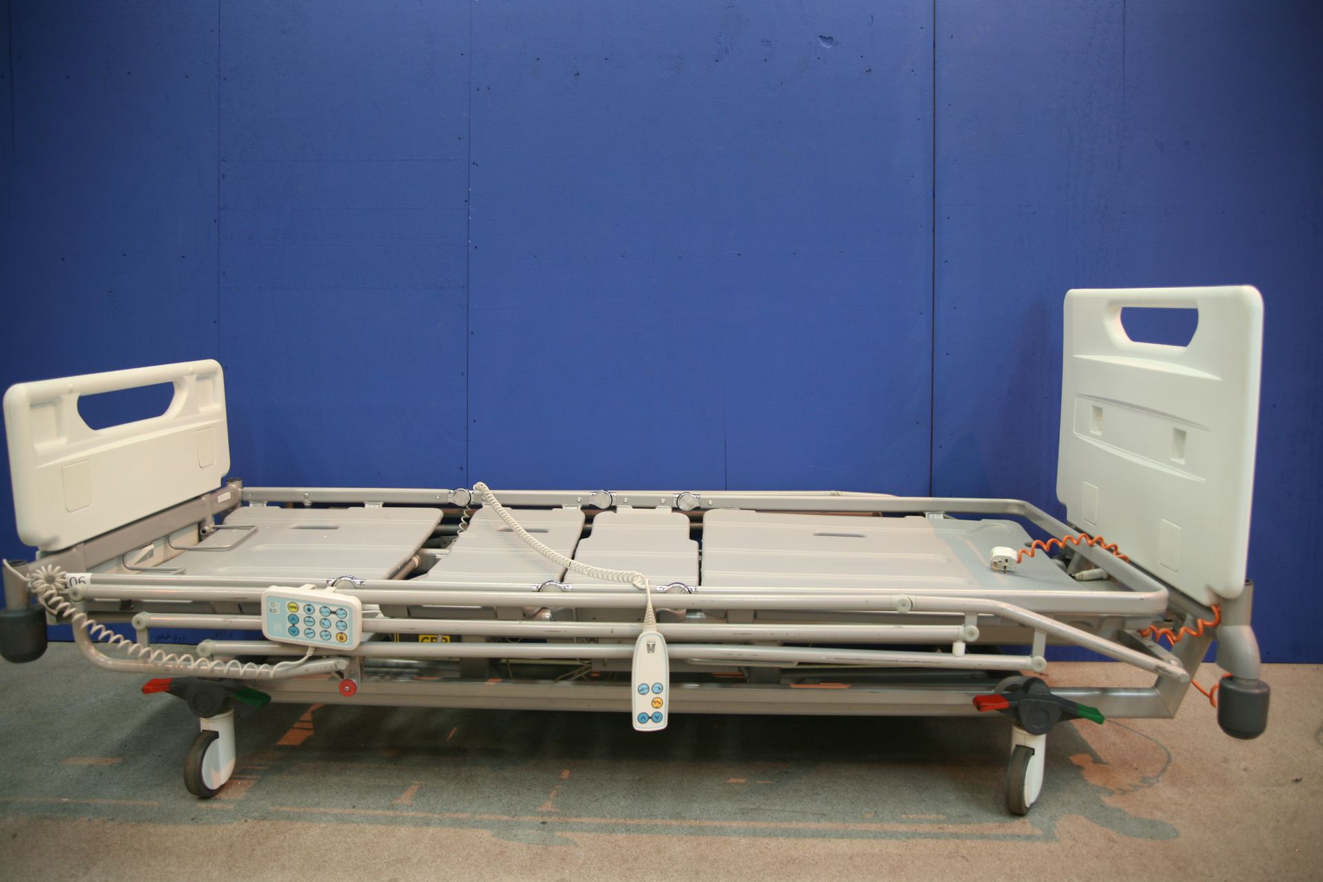 Huntleigh Enterprise 500 Electric Hospital Bed With Controller *Tested Working*