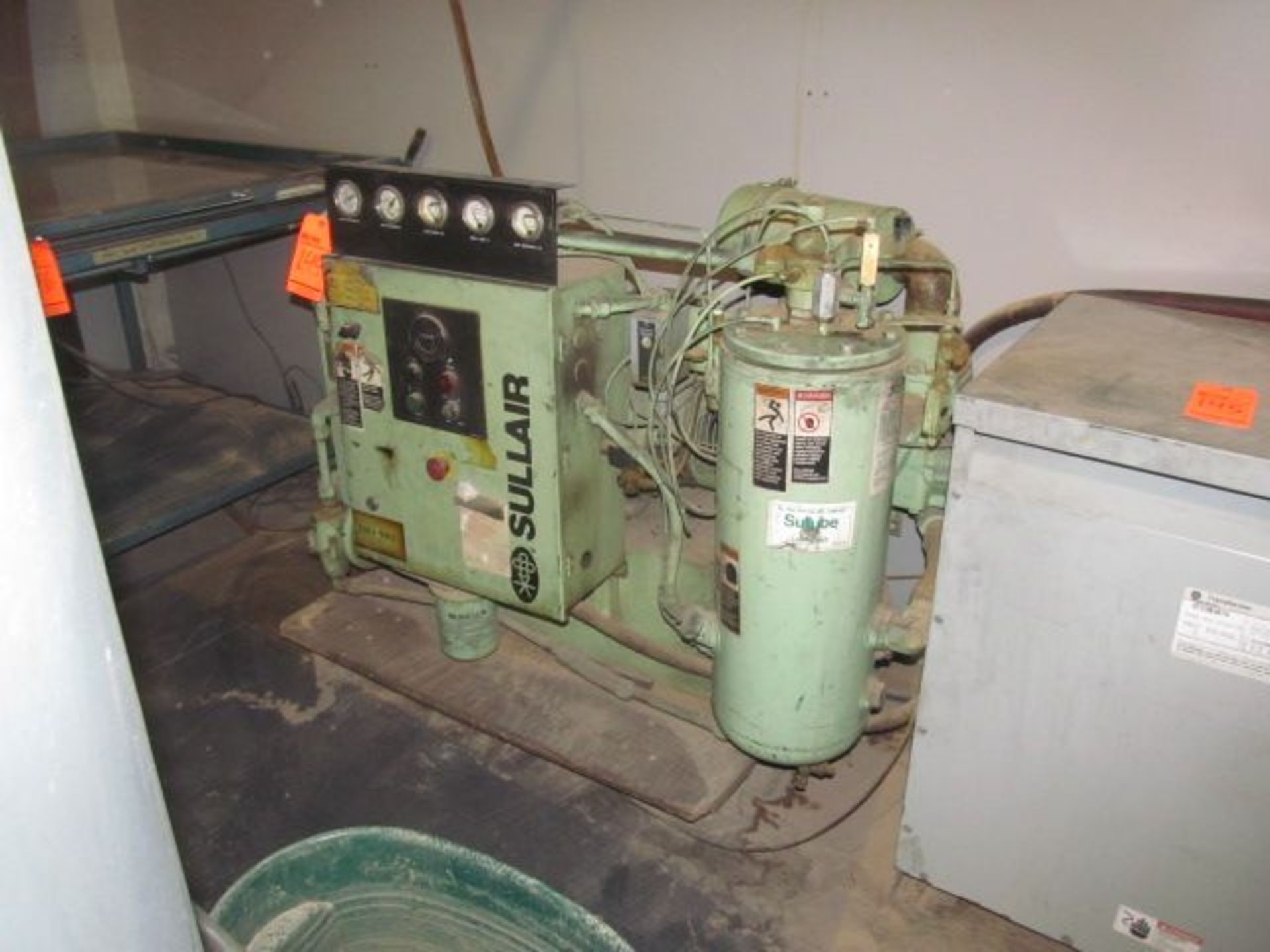 Sullair rotary screw air compressor, data plate N/A, 25 HP, 3 PH - Image 2 of 3