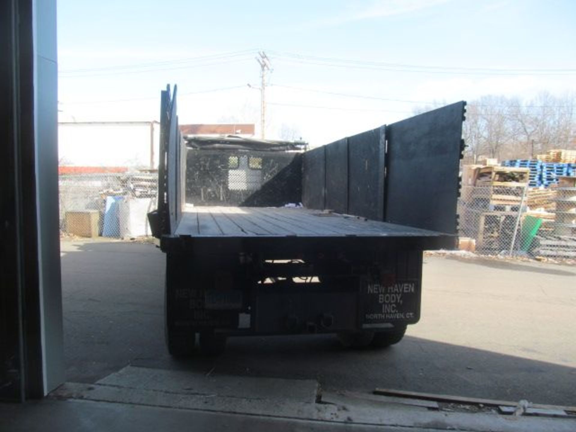 1997 Mack CS200P dump truck, Diesel, odometer reads 148,593, 6-speed transmission, single axle, with - Image 4 of 4