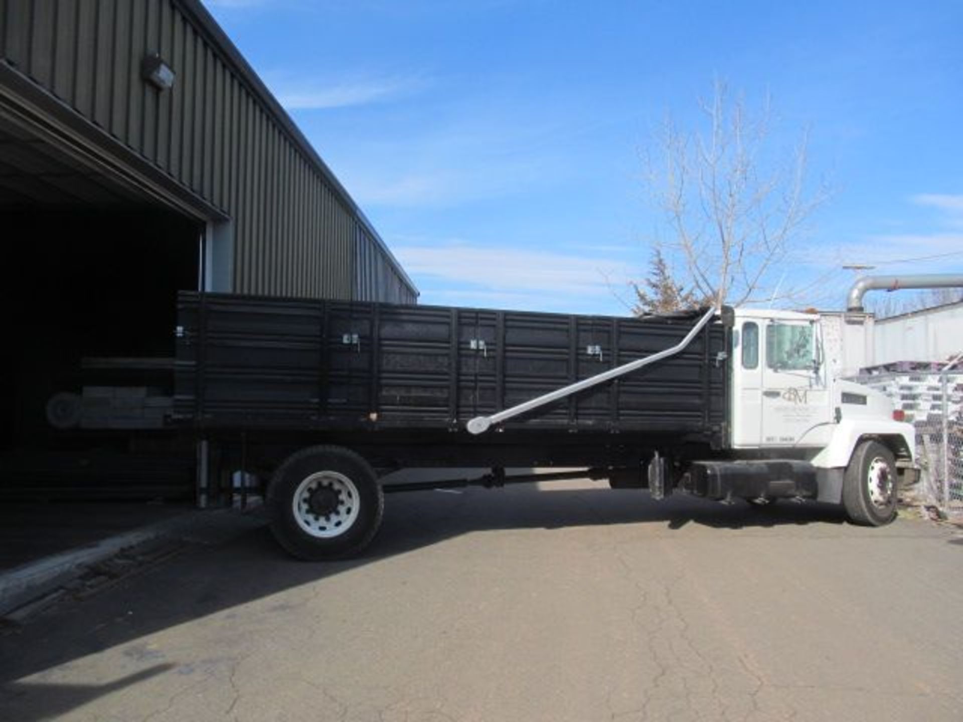 1997 Mack CS200P dump truck, Diesel, odometer reads 148,593, 6-speed transmission, single axle, with - Image 3 of 4