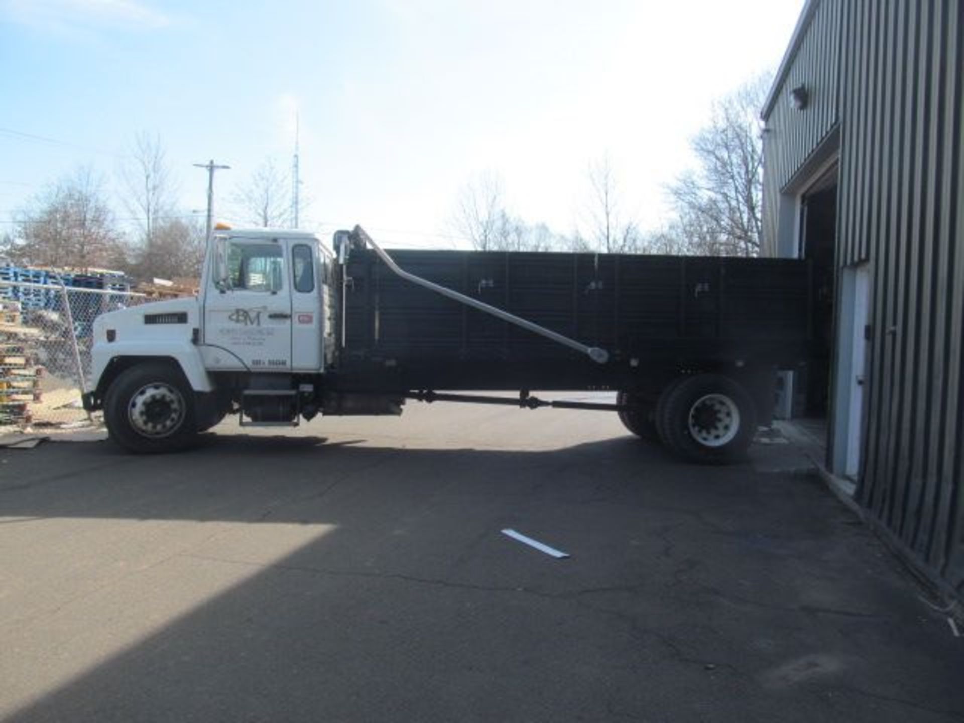 1997 Mack CS200P dump truck, Diesel, odometer reads 148,593, 6-speed transmission, single axle, with - Image 2 of 4