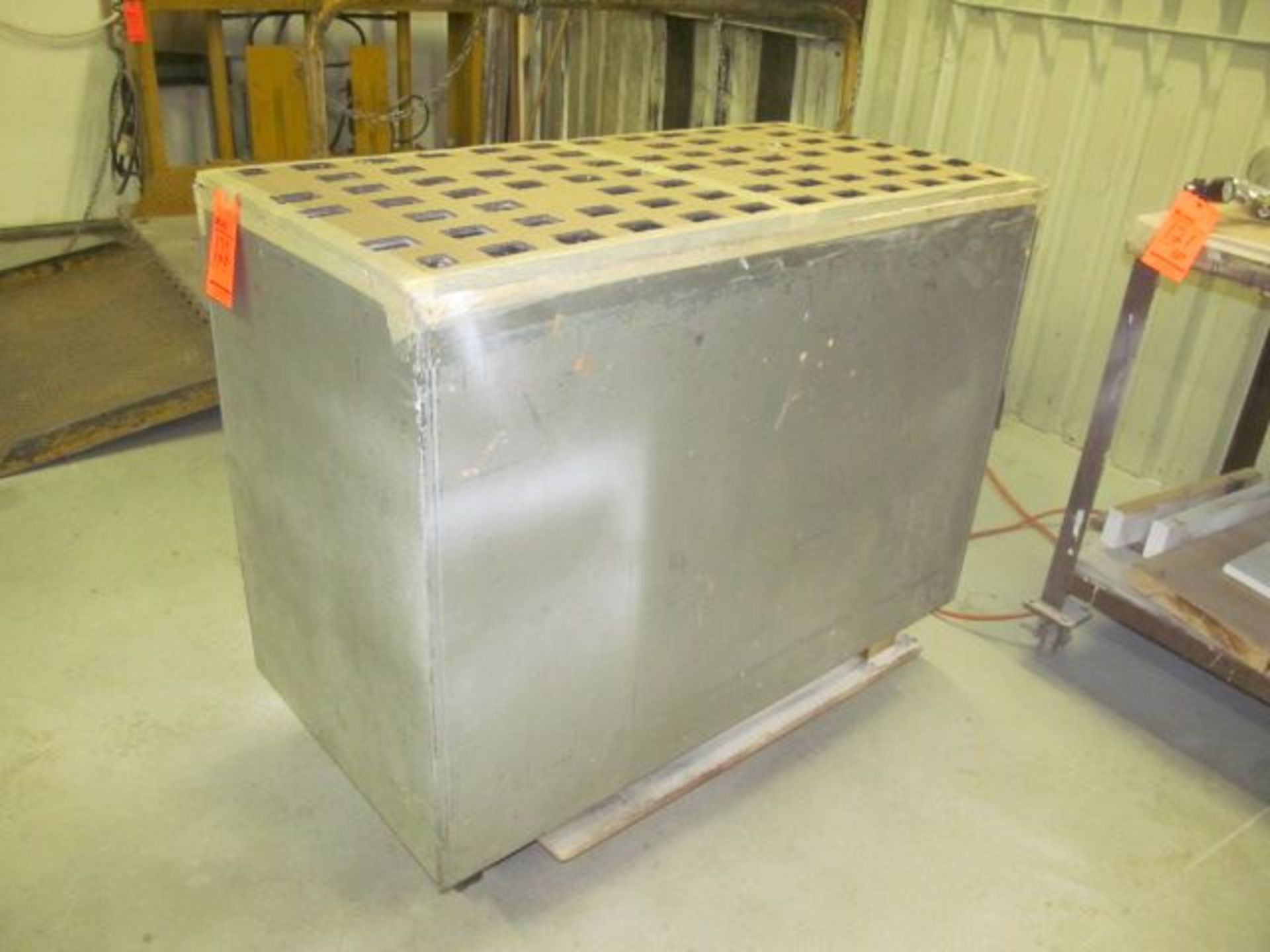 Vacuum sanding table, 24" X 48" X 40"H - Image 2 of 2