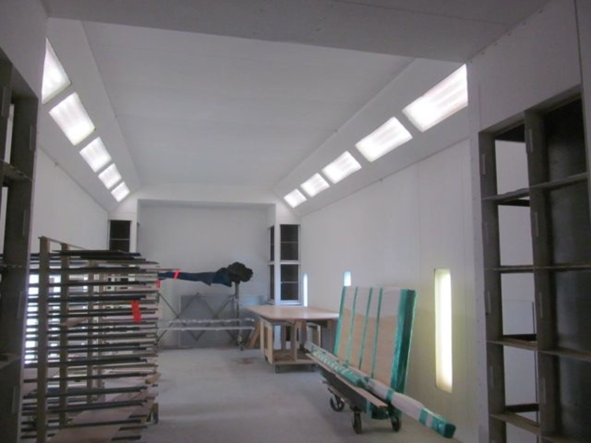 Binks fully enclosed spray booth, 2-swing door access, side door access, explosion proof lights, - Image 2 of 3