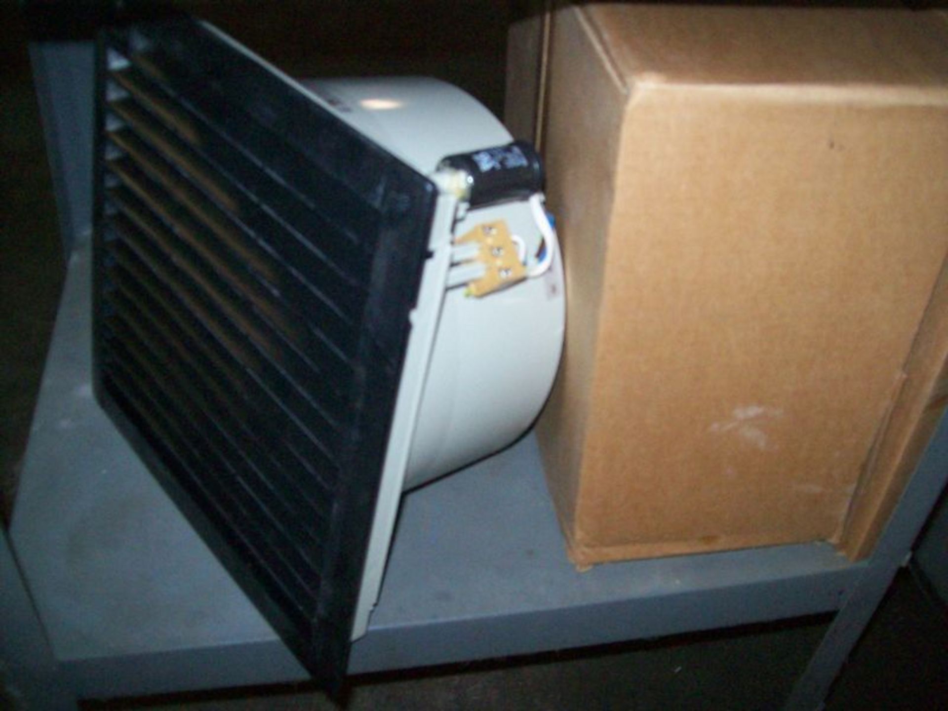 Lot includes (1) Frigid 32" pedestal fan, (1) New ventilator fan, (1) electric heater and (1) - Image 3 of 3