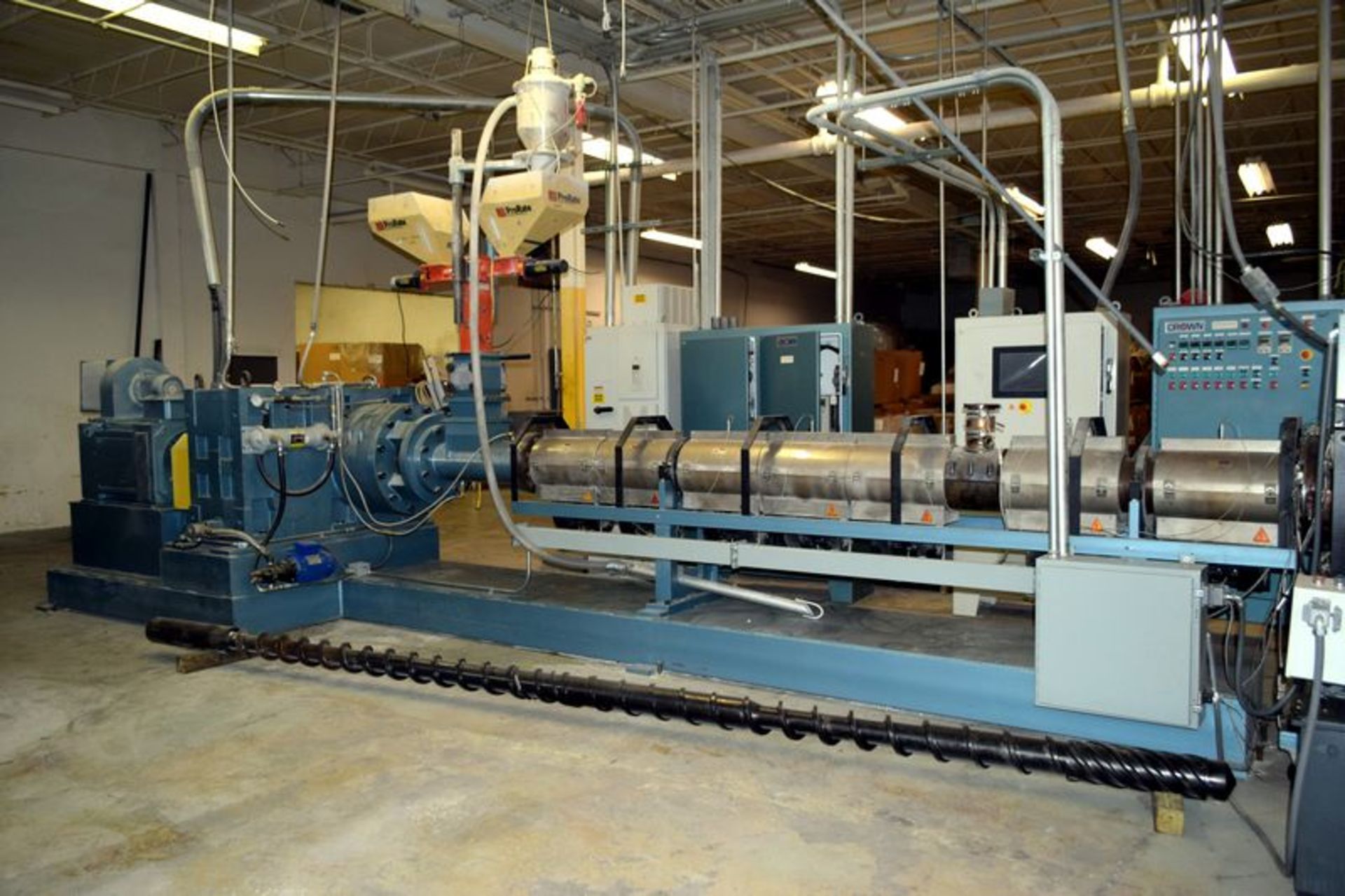 Crown Machine 6" Diameter Single Screw Extruder. Approximate 32 to 1 L/D ratio. 7 Zone top vented (