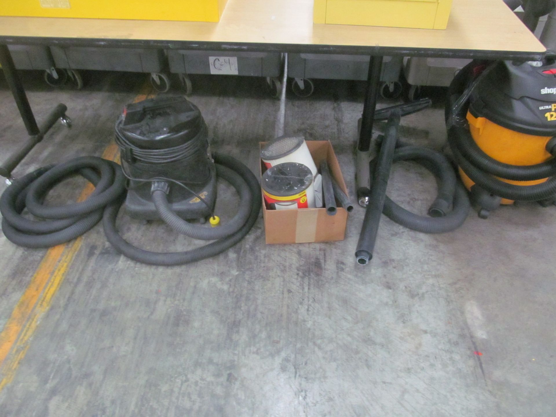 Lot of (4) assorted portable electric shop vacs - Image 2 of 2