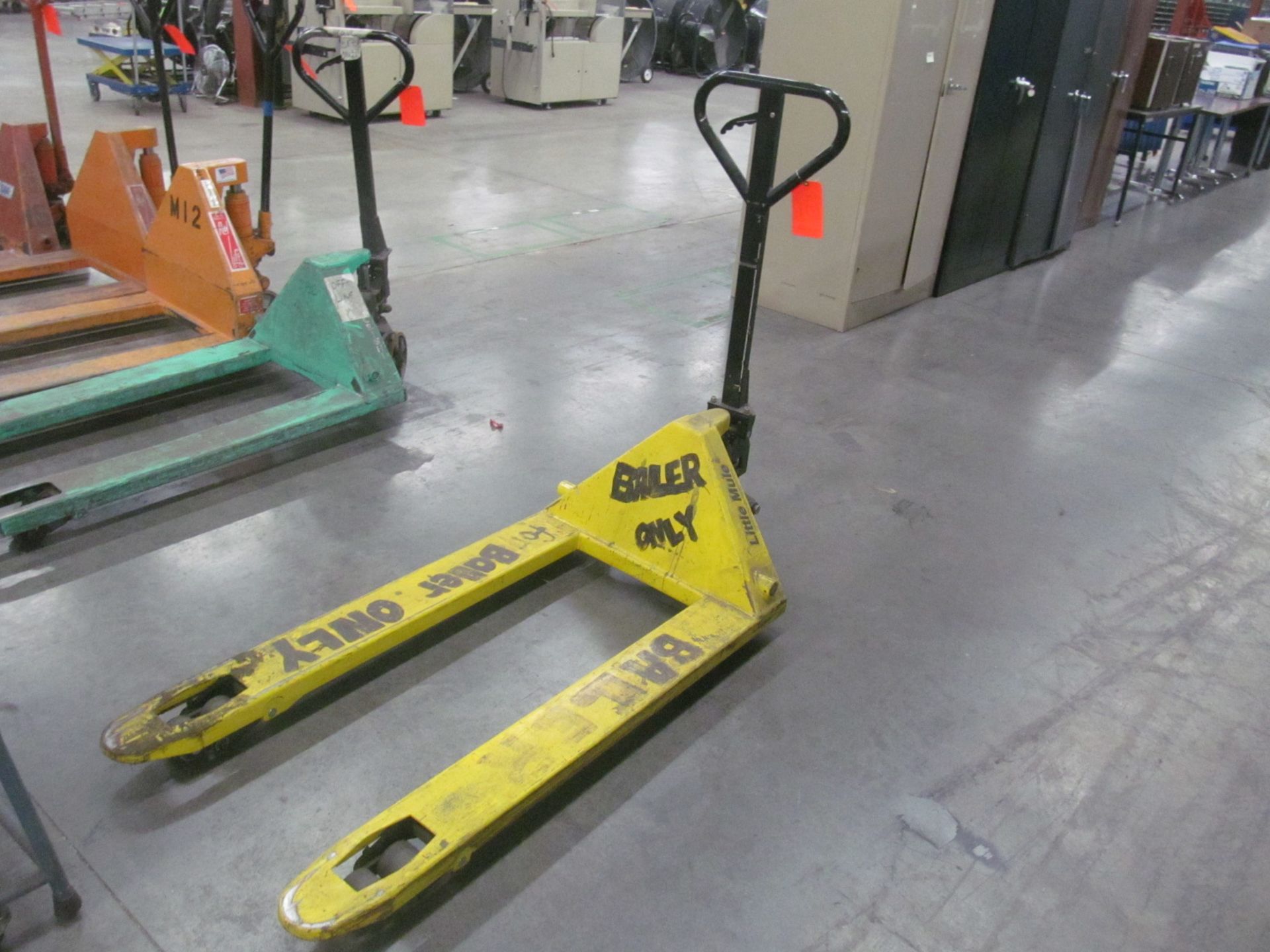 Lot of (2) Manual Hydraulic pallet jacks - Image 4 of 4