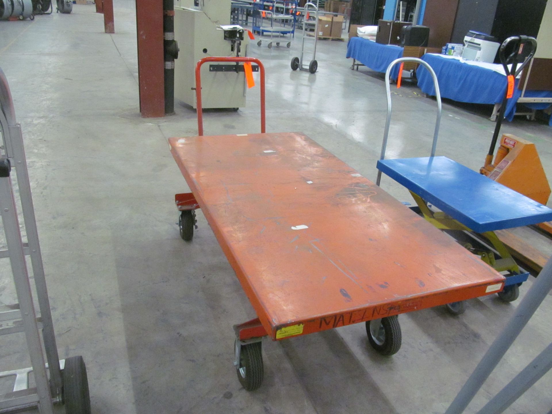 T & S, 32" x 64" Hydraulic platform lift truck with Pneu tires - Image 2 of 2