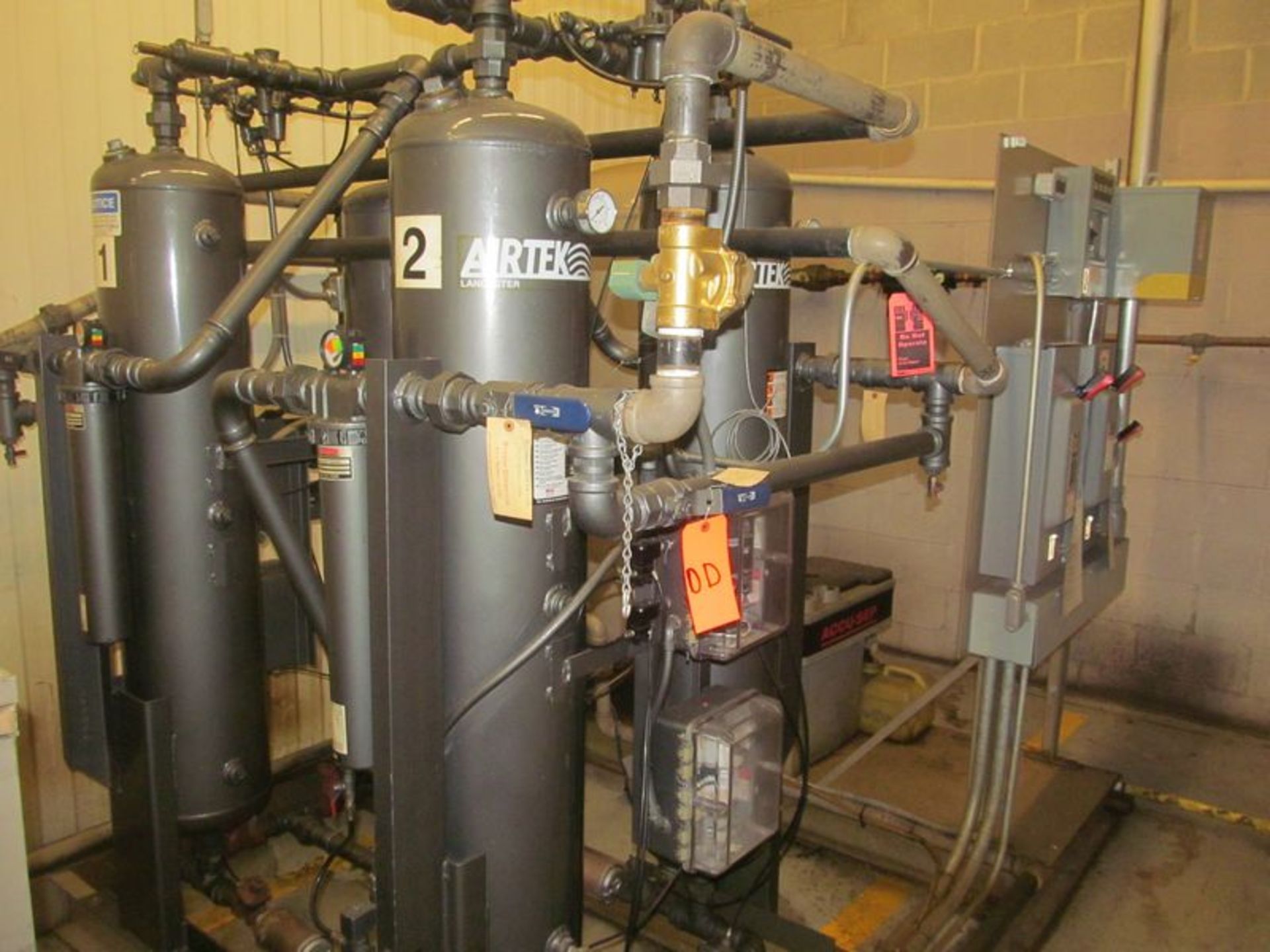 Airtek air dryer heatless desicant filtration system with (4) Airtek twin tower dryers, m/n TW200,