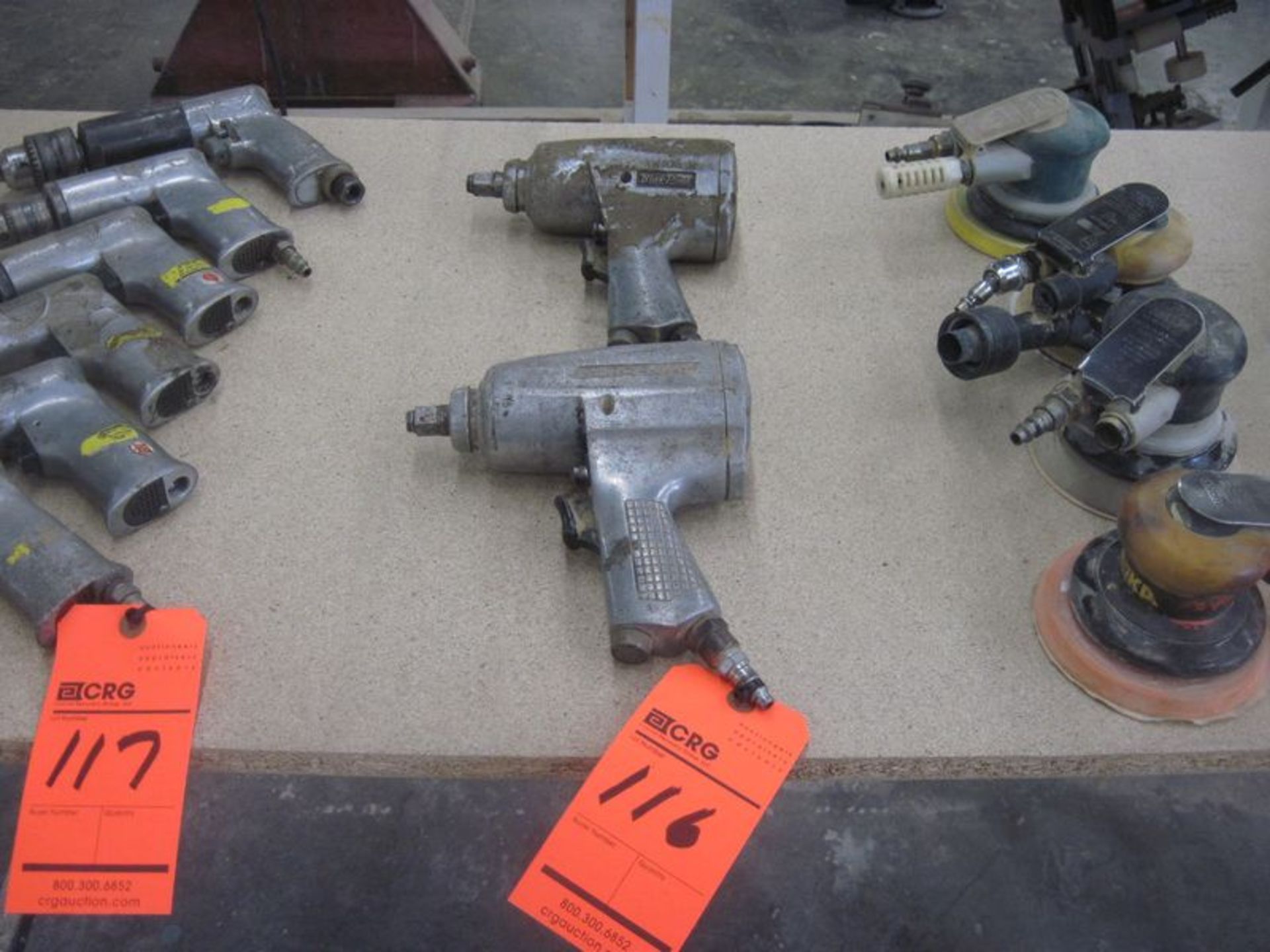 Lot (2) pneumatic impact wrenches