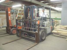 Komatsu yard lift, M/N FG40Z-2-6, S/N 021024A, 3-stage mast, 8,000 lbs cap, LP Gas, sideshift,