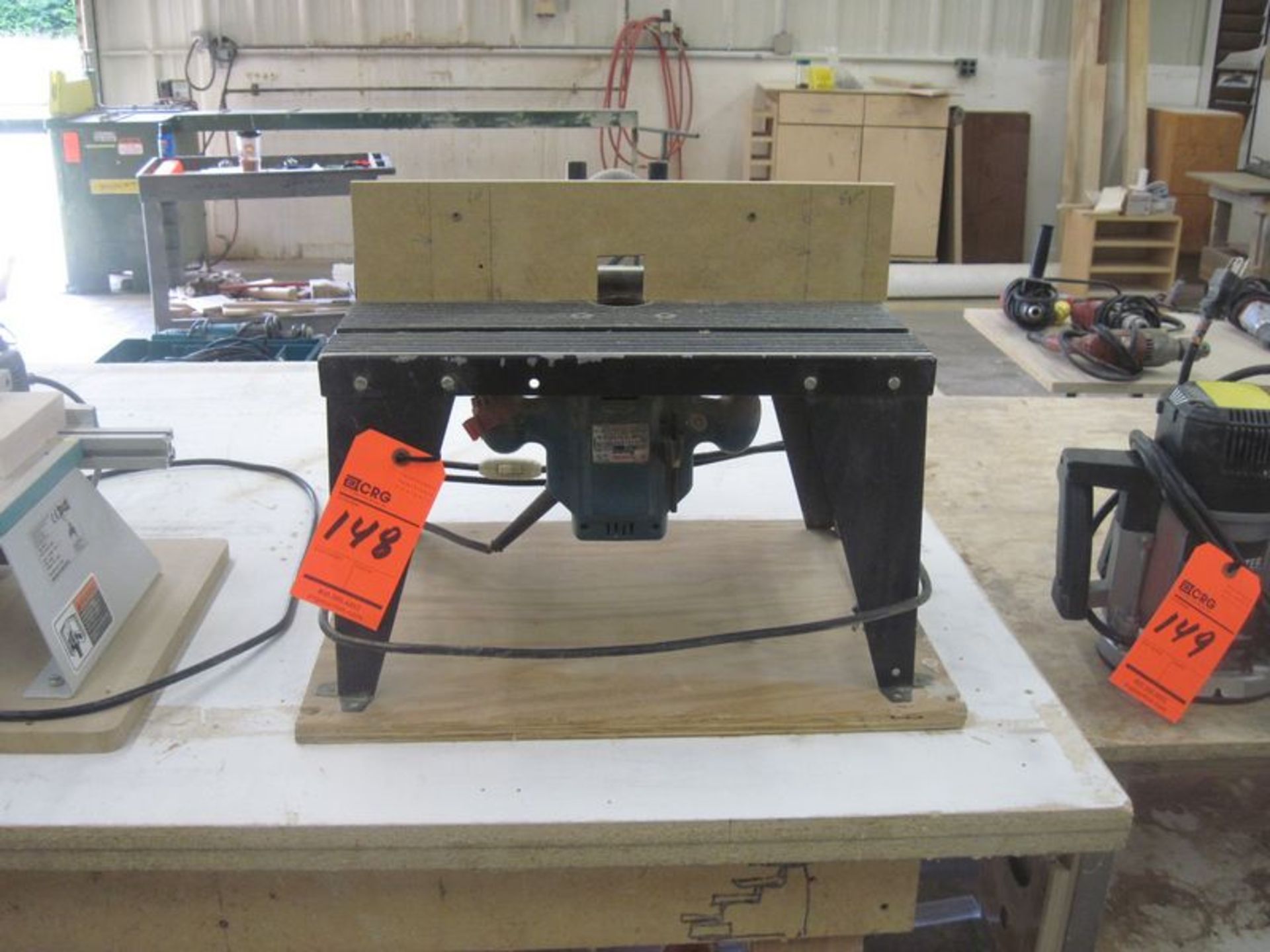 Makita router, M/N 3620, with table