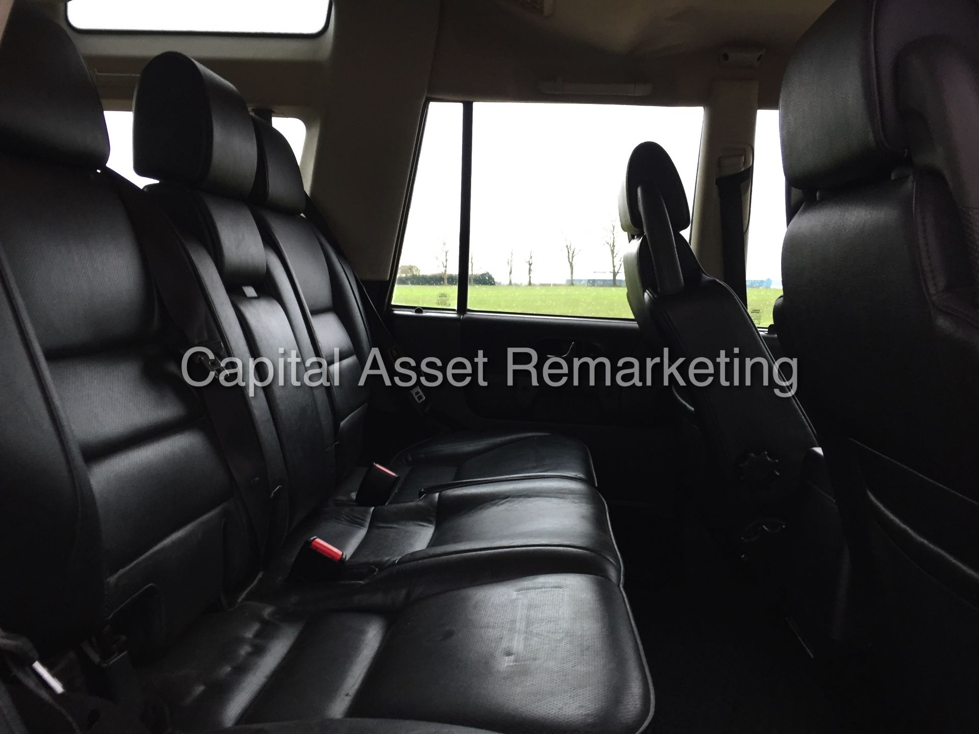 LAND ROVER DISCOVERY TD5 'LANDMARK' (2004 - 04 REG) 7 SEATER - LEATHER - AUTO (NO VAT - SAVE 20%) - Image 13 of 20