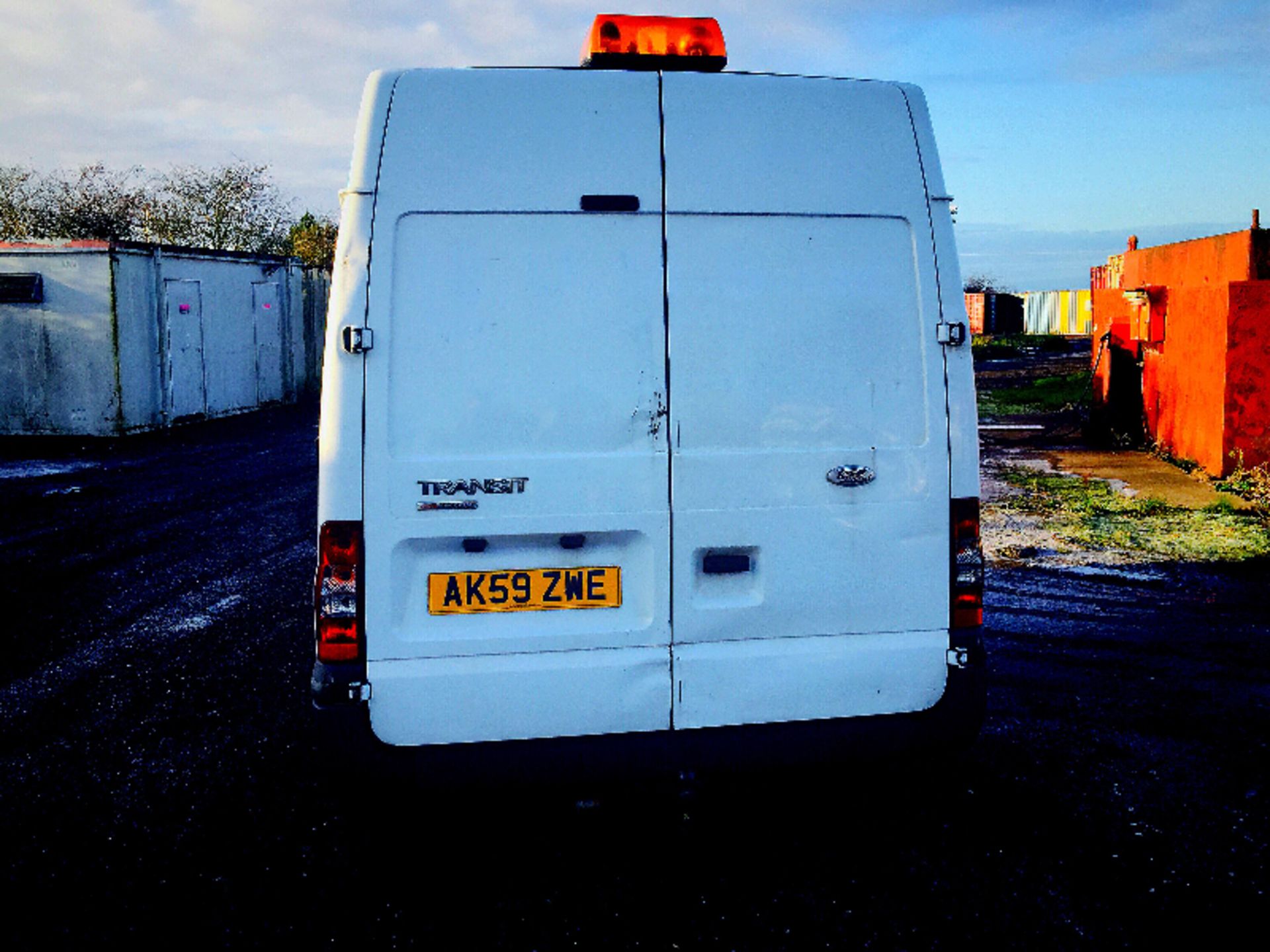 FORD TRANSIT 2.2 TDCI 85 T260S FWD 2009(59) HI ROOF **3 SEATER** - Image 6 of 13