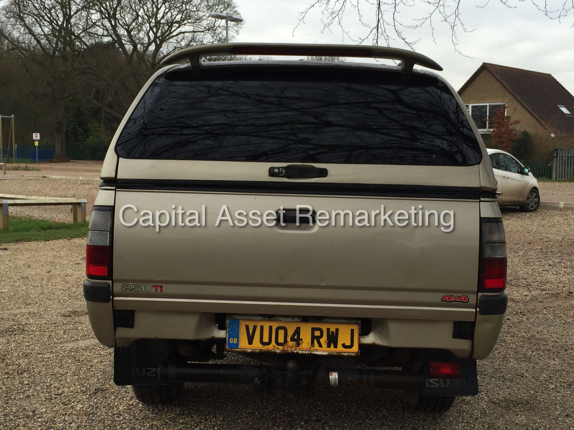 ISUZU 4x4 PICK-UP (2004 - 04 REG) 2.5 TD - D/CAB PICK-UP (NO VAT - SAVE 20%) - Image 6 of 17