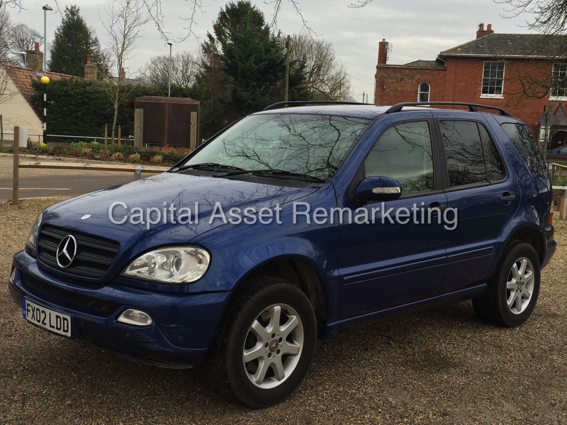 MERCEDES ML270 CDI (2002) 2.7 'CDI' - AUTO TIP-TRONIC - LEATHER 'MASSIVE SPEC'  (NO VAT - SAVE 20%) - Image 4 of 18