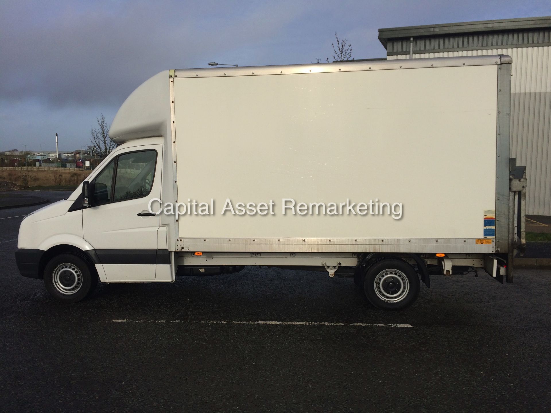 VOLKSWAGEN CRAFTER CR35 2.0TDI (109) BHP - LWB LUTON WITH ELECTRIC TAILIFT - 2014 MODEL - 1 OWNER - Image 8 of 20