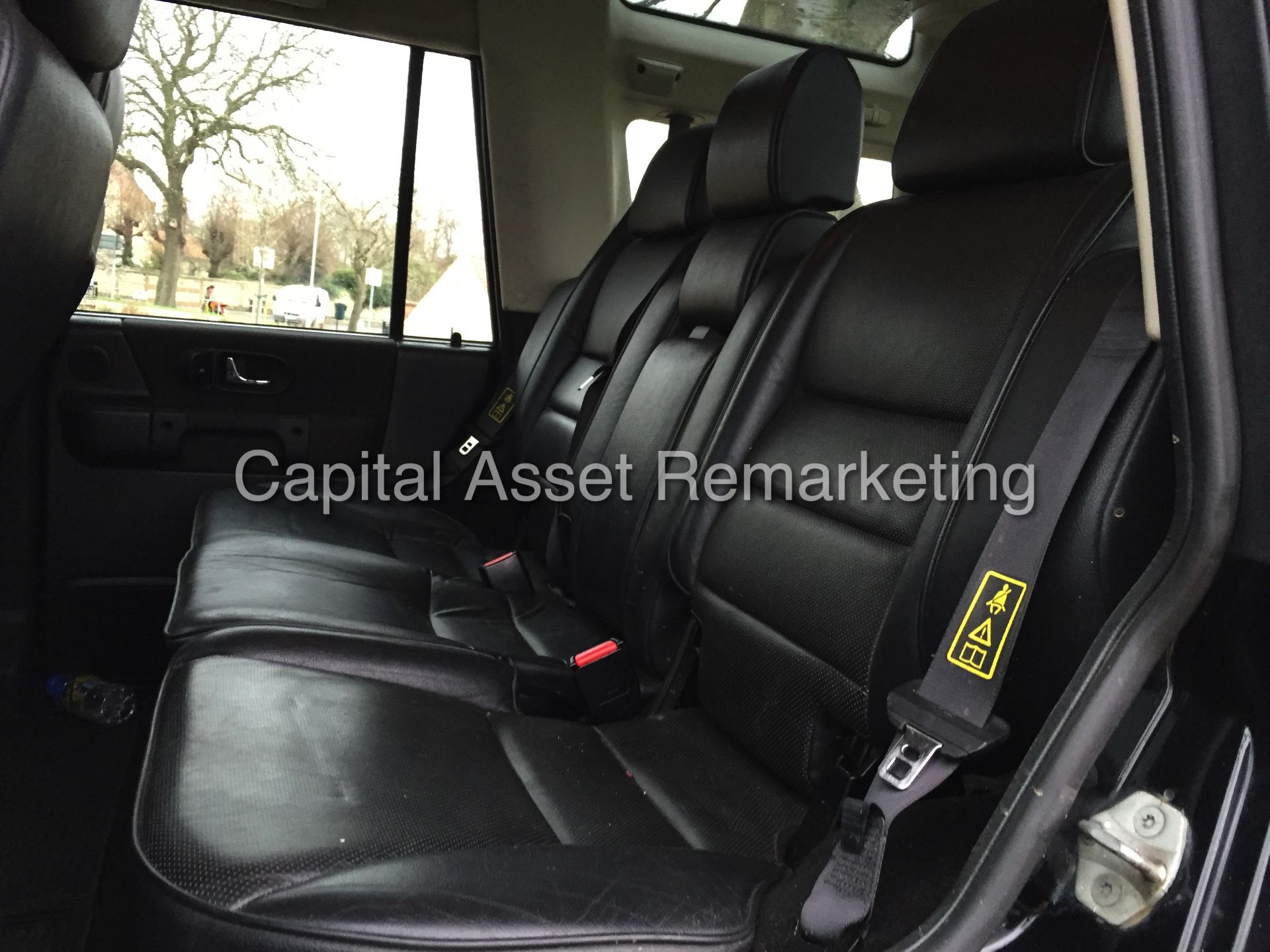 LAND ROVER DISCOVERY TD5 'LANDMARK' (2004 - 04 REG) 7 SEATER - LEATHER - AUTO (NO VAT - SAVE 20%) - Image 15 of 20