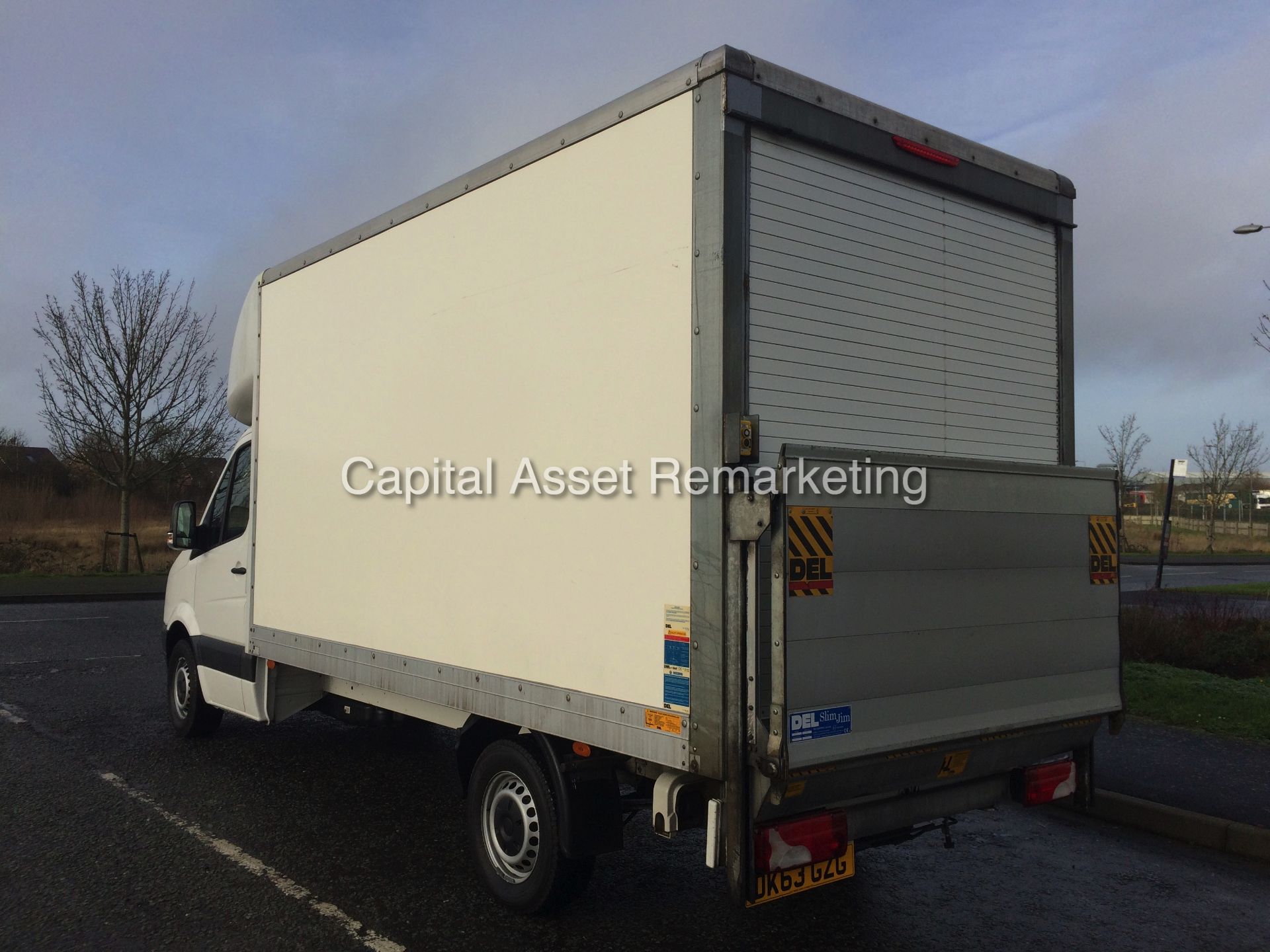 VOLKSWAGEN CRAFTER CR35 2.0TDI (109) BHP - LWB LUTON WITH ELECTRIC TAILIFT - 2014 MODEL - 1 OWNER - Image 7 of 20