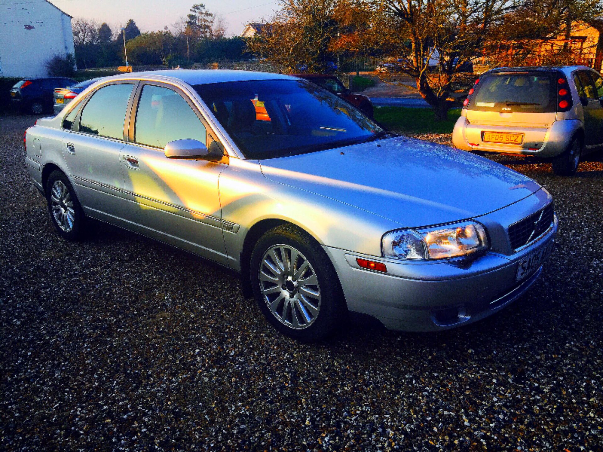 (On Sale) VOLVO S80 SE 2.4 D5 AUTO 2005(05) REG**METALLIC SILVER**A/C*CLIMATE CONTROL*FULL LEATHER* - Image 2 of 17