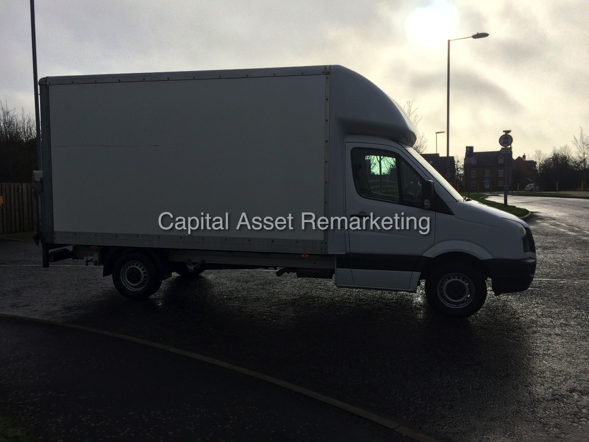 VOLKSWAGEN CRAFTER CR35 2.0TDI (109) BHP - LWB LUTON WITH ELECTRIC TAILIFT - 2014 MODEL - 1 OWNER - Image 4 of 20