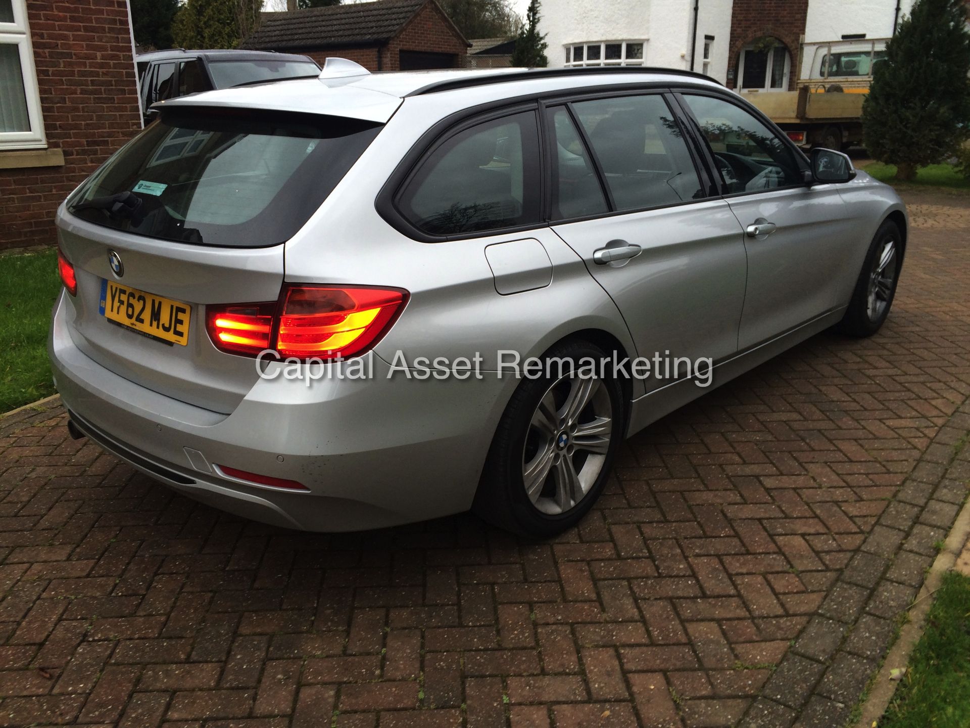 (On Sale) BMW 318D 'SPORT'  TOURING (2013 MODEL) NEW SHAPE - 1 OWNER FROM NEW - MASSIVE SPEC!! - Image 7 of 24