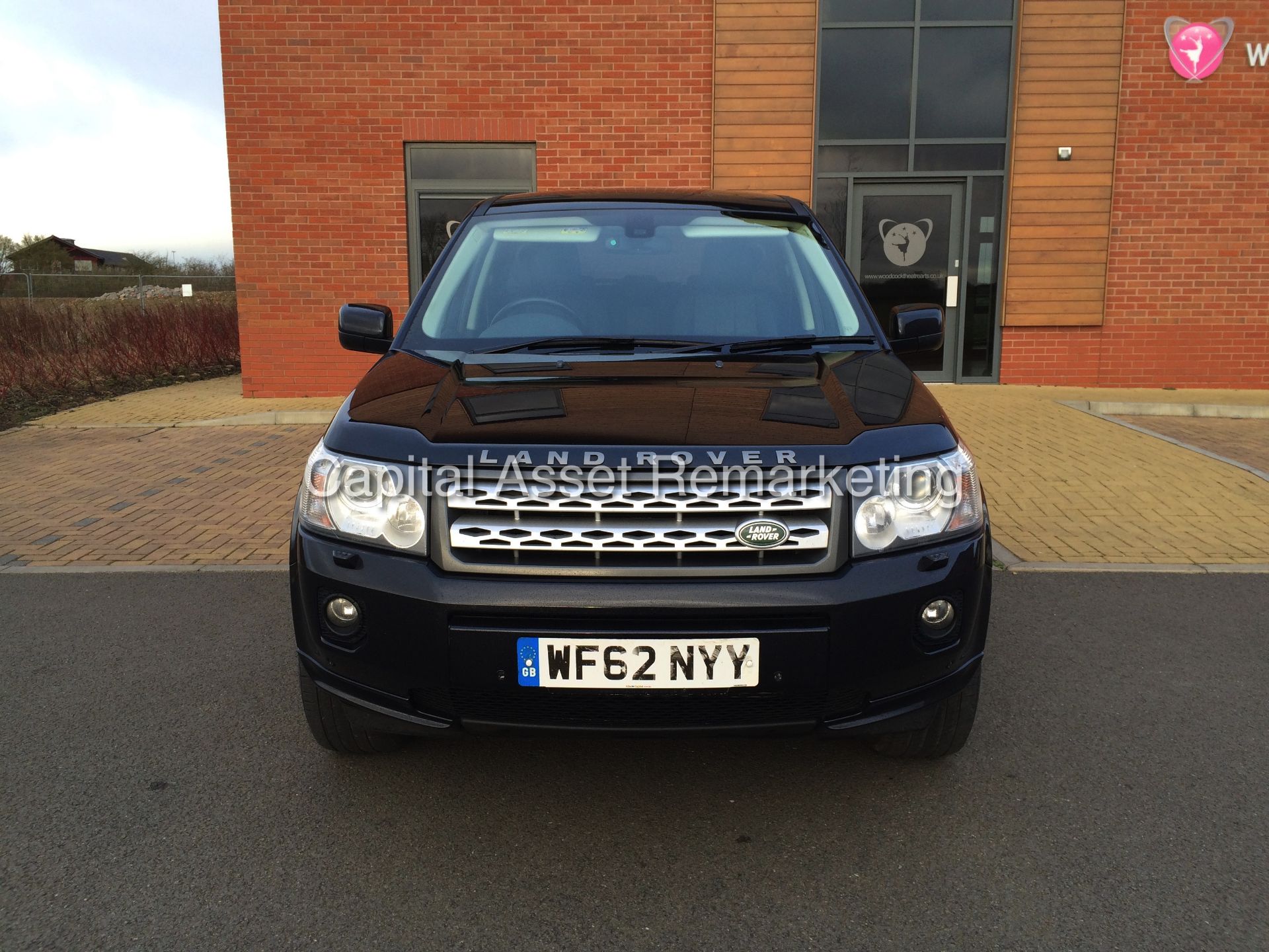 LAND ROVER FREELANDER 2 SD4 "HSE COMMAND SHIFT" (2013 MODEL) FULL LOADED - SAT NAV - PAN ROOF - LOOK - Image 2 of 27