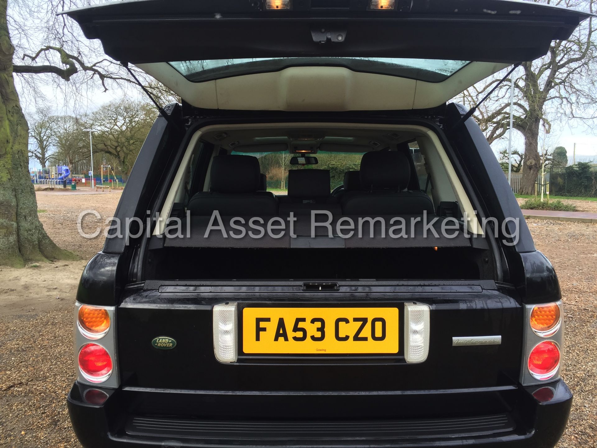 (ON SALE) RANGE ROVER VOGUE 'AUTOBIOGRAPHY' (2004 MODEL) 4.4 V8 - AUTO - LEATHER - SAT NAV  (NO VAT) - Image 19 of 30