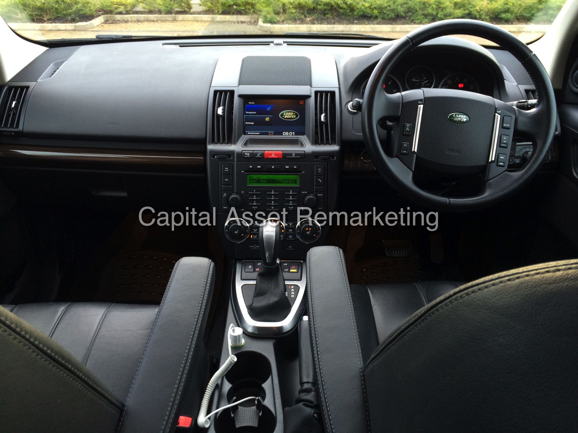 LAND ROVER FREELANDER 2 SD4 "HSE COMMAND SHIFT" (2013 MODEL) FULL LOADED - SAT NAV - PAN ROOF - LOOK - Image 19 of 27