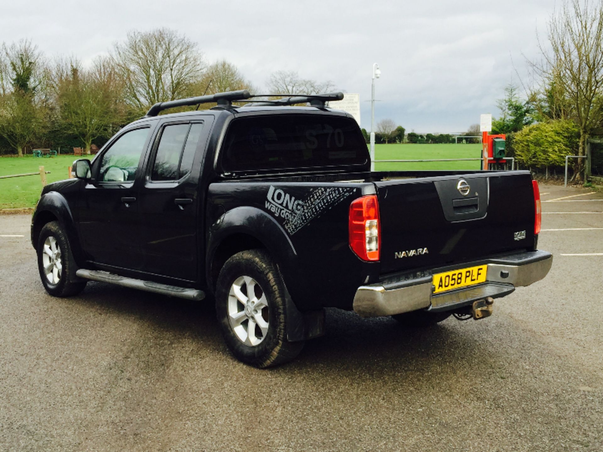 NISSAN NAVARA 'LONG WAY DOWN' (2009) DOUBLE CAB PICK-UP "BLACK EDITION" 2.5 DCI - 6 SPEED (NO VAT) - Image 2 of 17