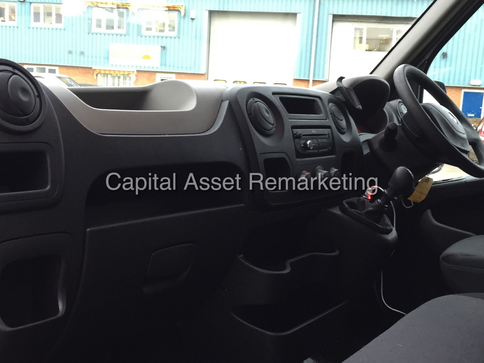 (ON SALE) RENAULT MASTER LM35 'EXTRA' (2014 - 14 REG) 2.3 DCI - 6 SPEED - AIR CON  (1 COMPANY OWNER) - Image 13 of 16