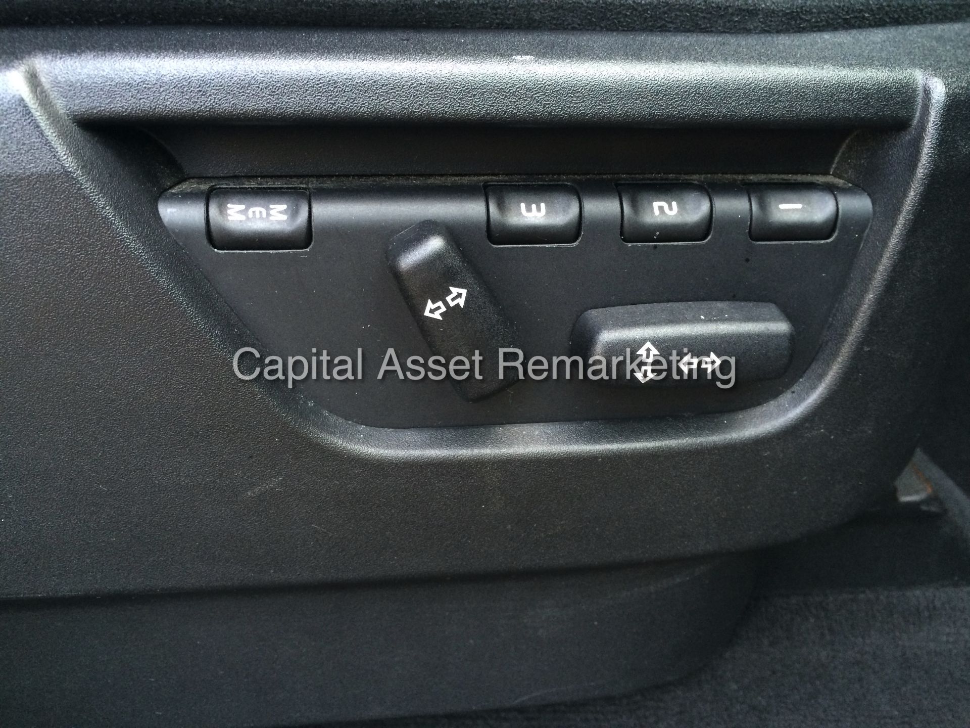 LAND ROVER FREELANDER 2 SD4 "HSE COMMAND SHIFT" (2013 MODEL) FULL LOADED - SAT NAV - PAN ROOF - LOOK - Image 26 of 27