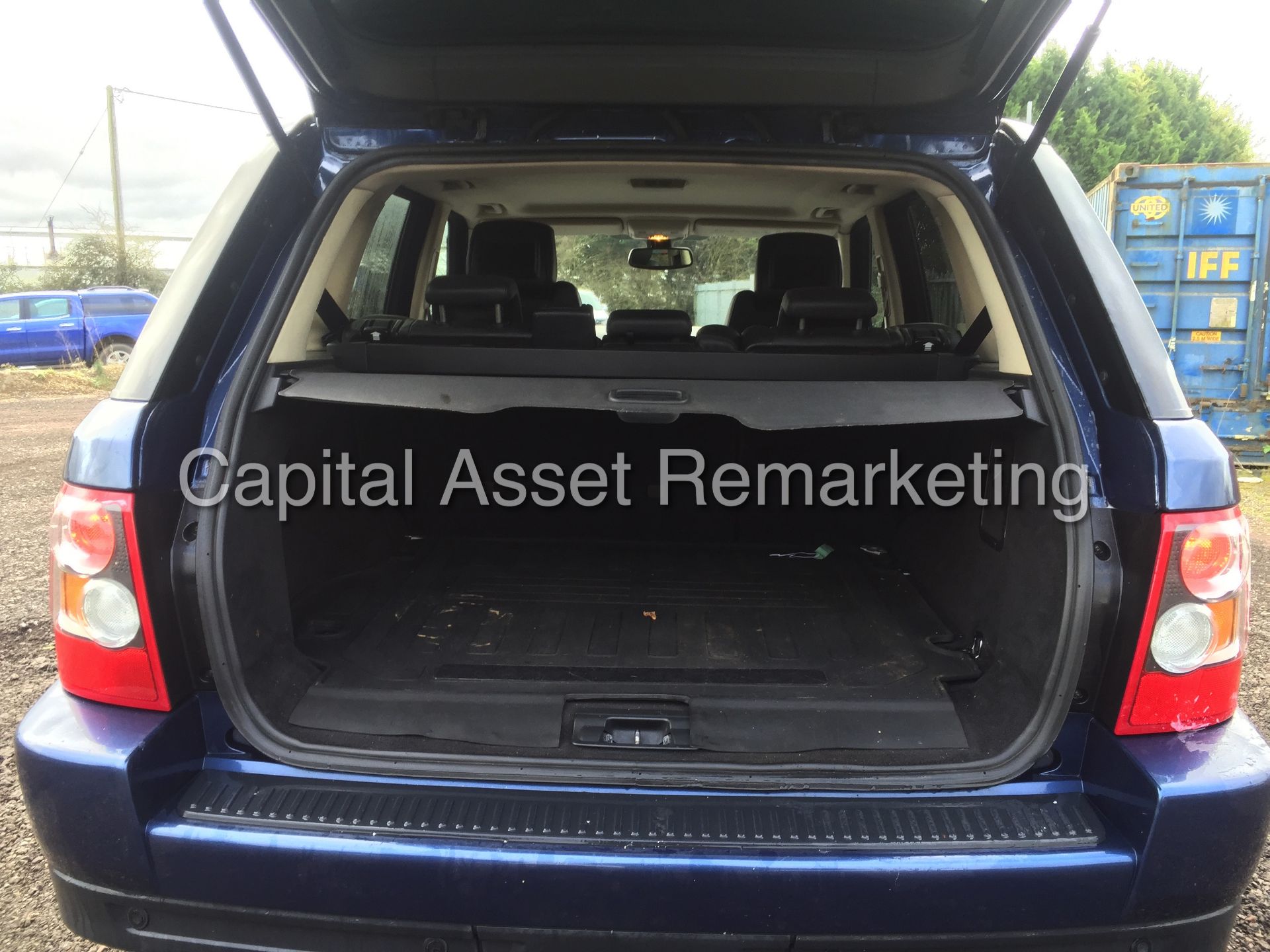 (ON SALE) RANGE ROVER SPORT 'HSE' (TDV6) - AUTO - LEATHER - SAT NAV - FRONT & REAR DVD's - Image 17 of 27